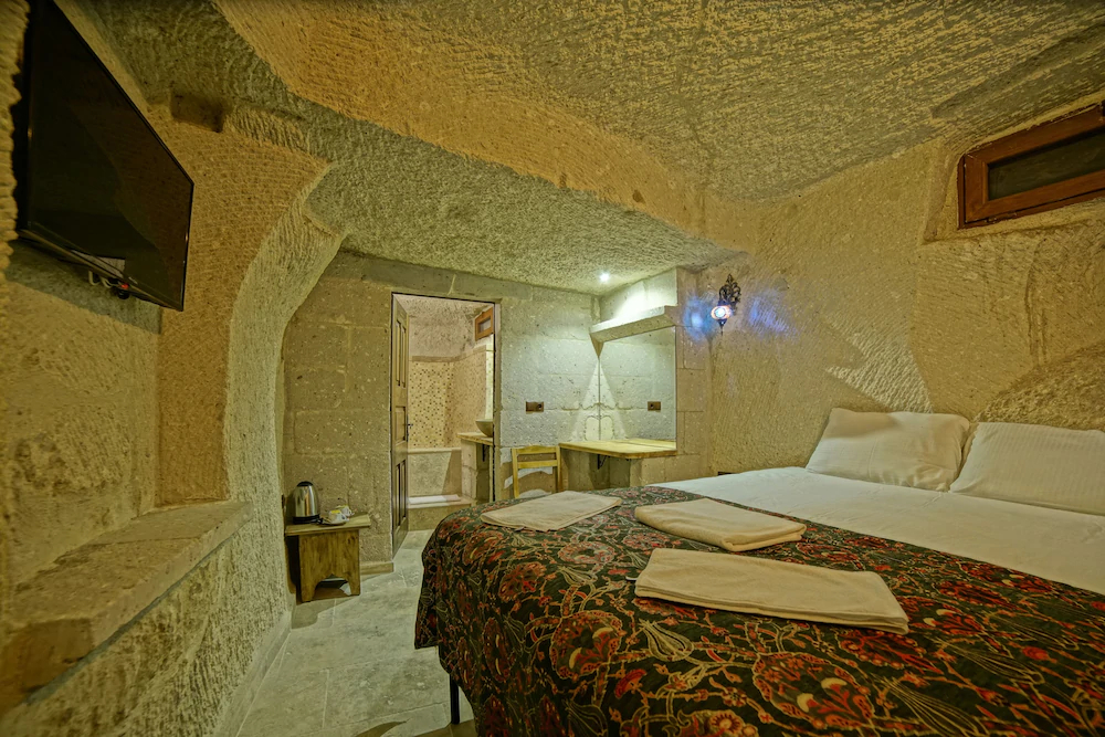 Zeus Cave Suites