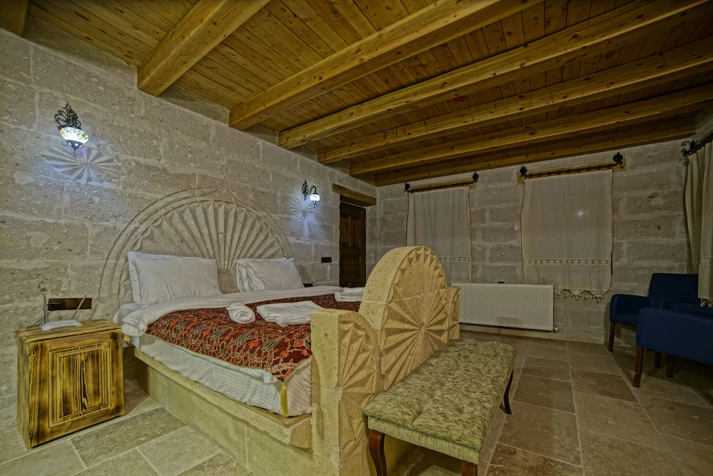Zeus Cave Suites