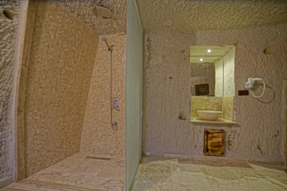 Zeus Cave Suites