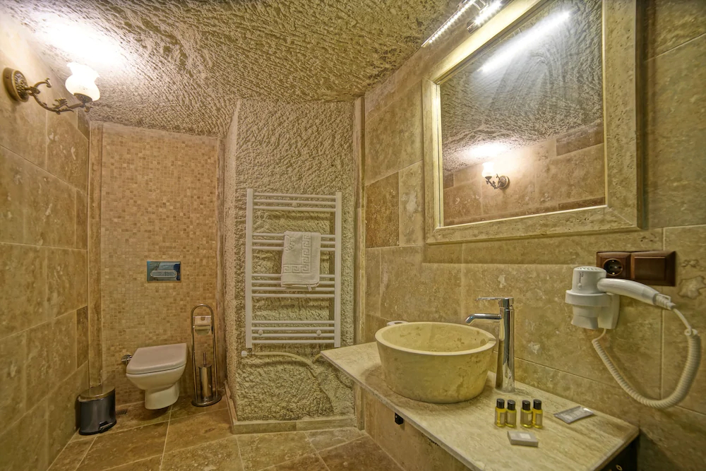 Zeus Cave Suites