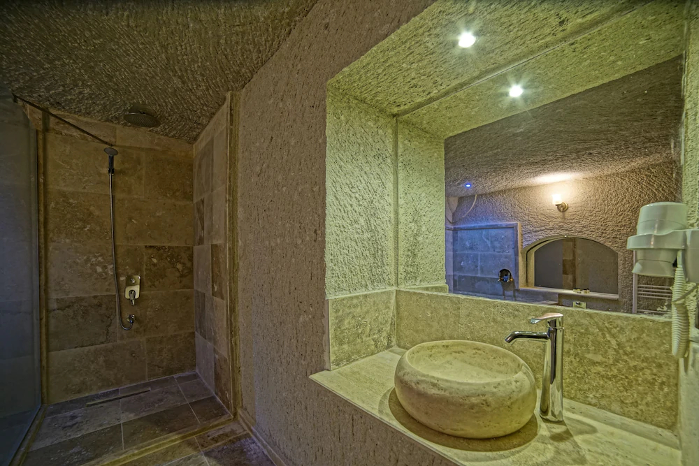 Zeus Cave Suites