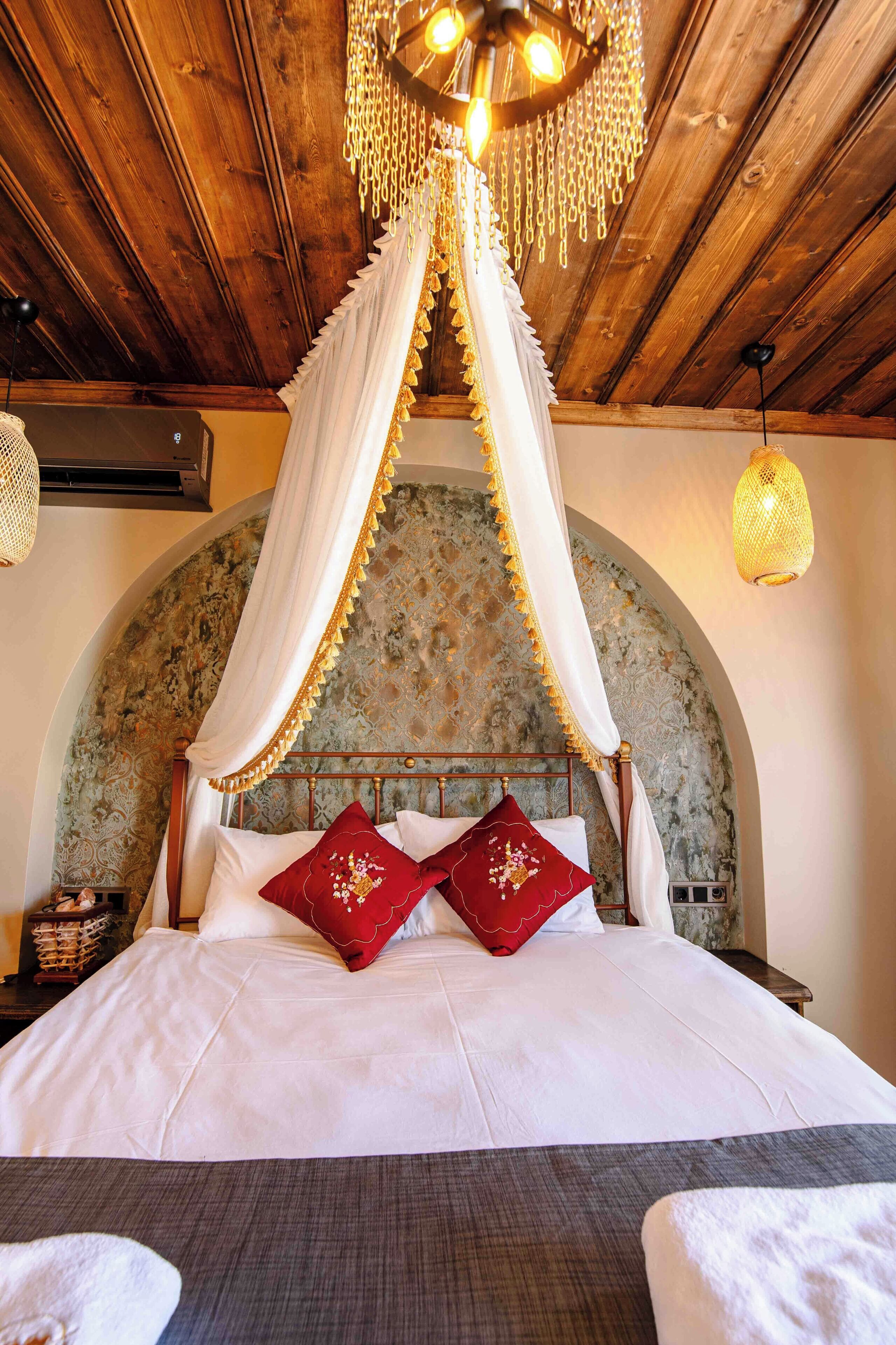 Alika Castle House