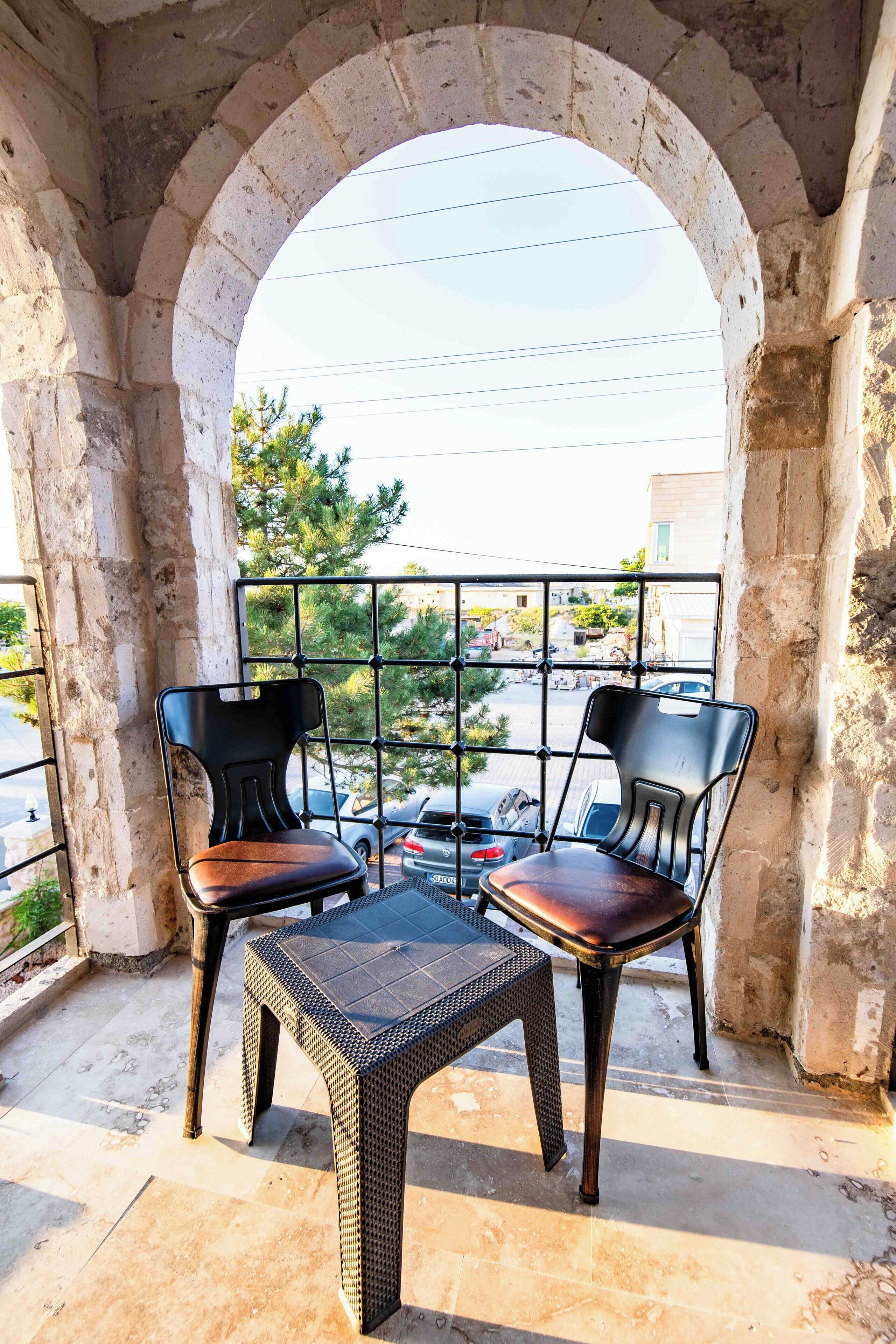 Alika Castle House