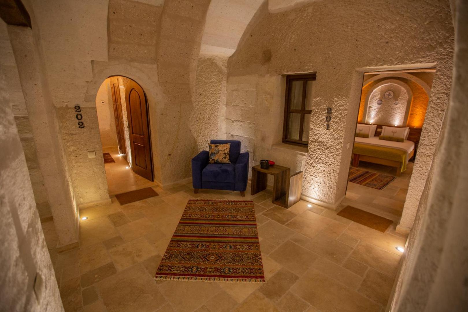 Nino Cave Suites