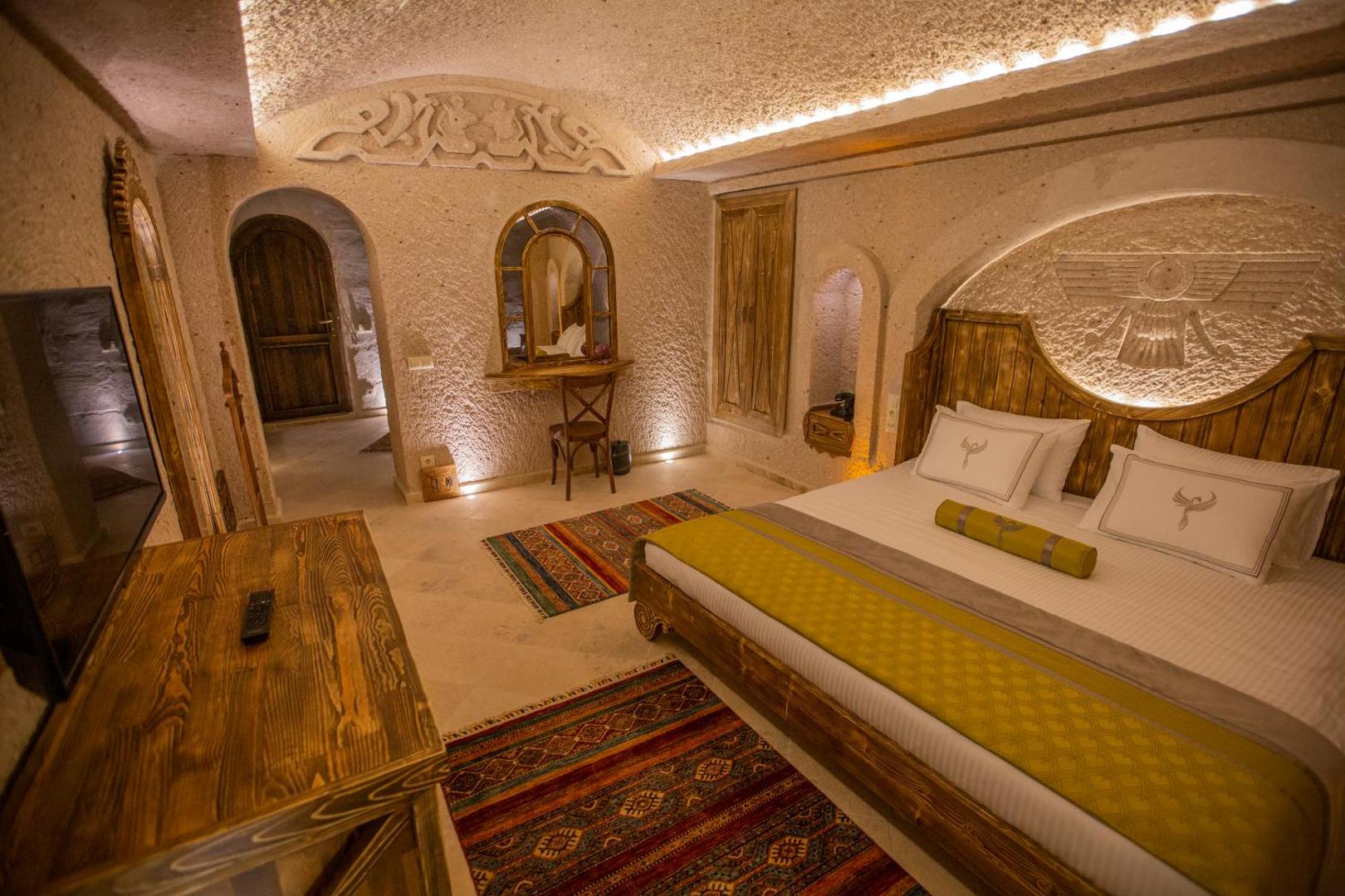 Nino Cave Suites