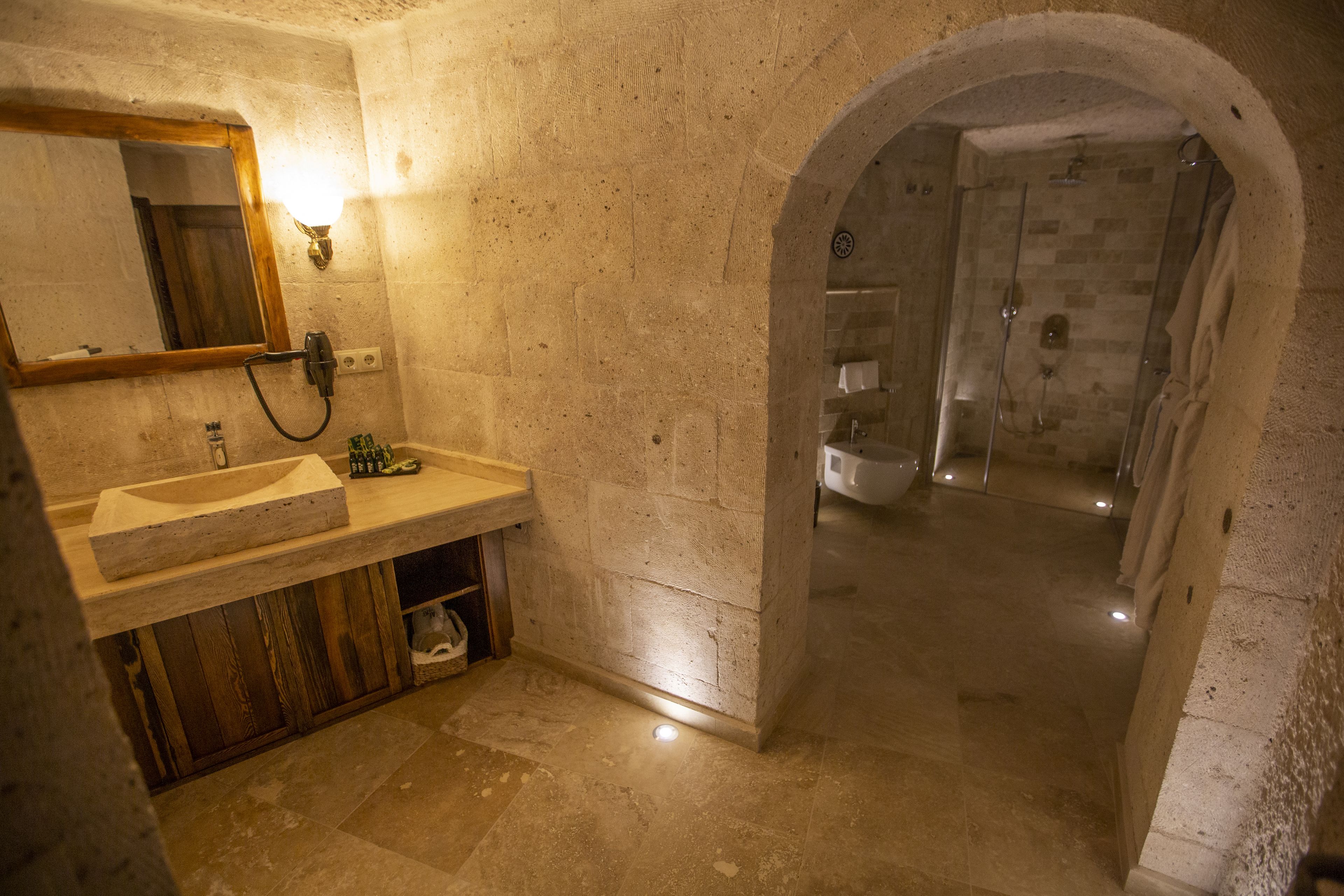 Nino Cave Suites