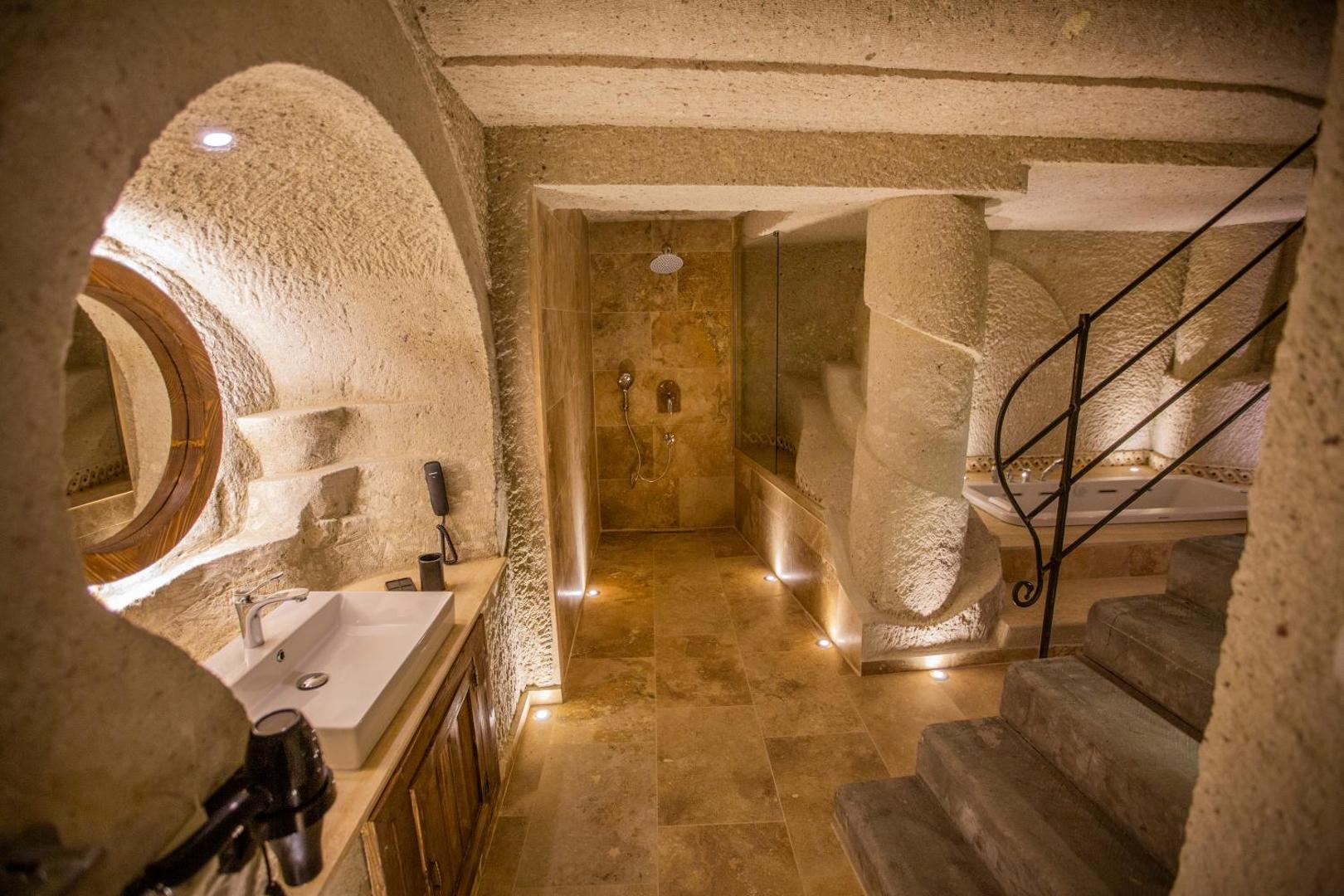 Nino Cave Suites