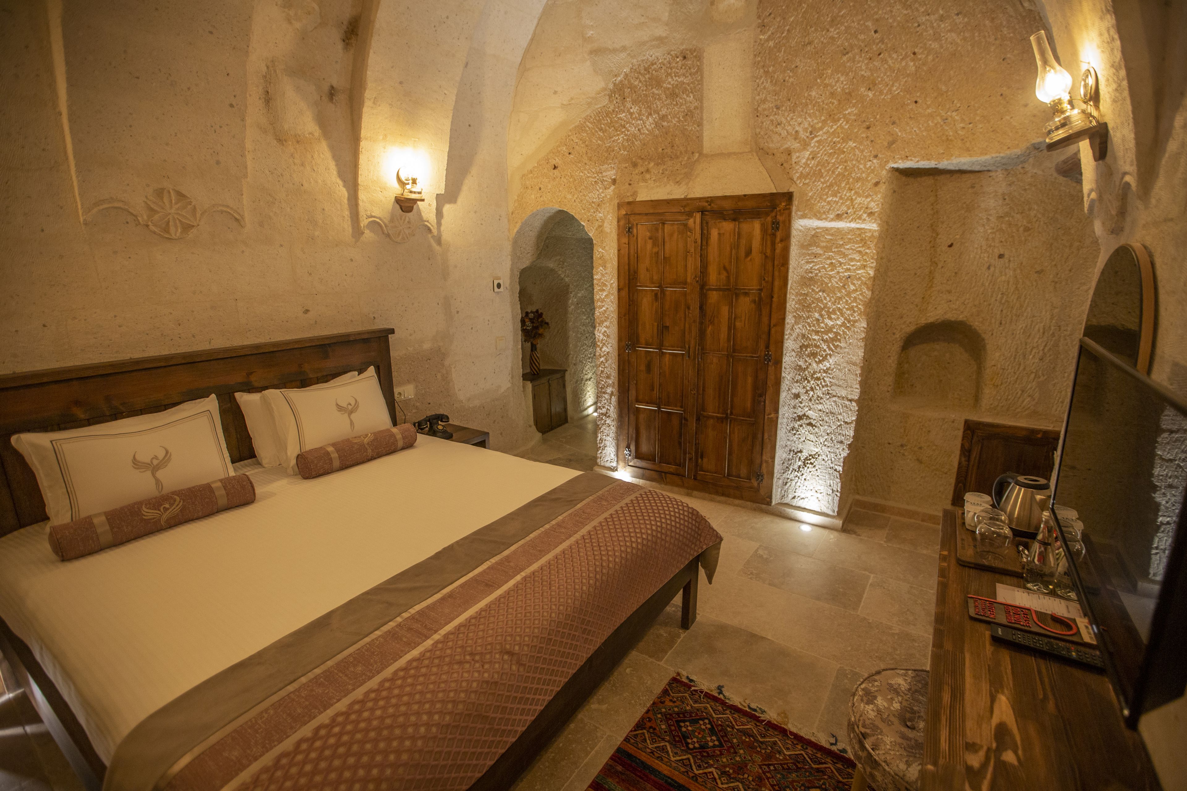 Nino Cave Suites