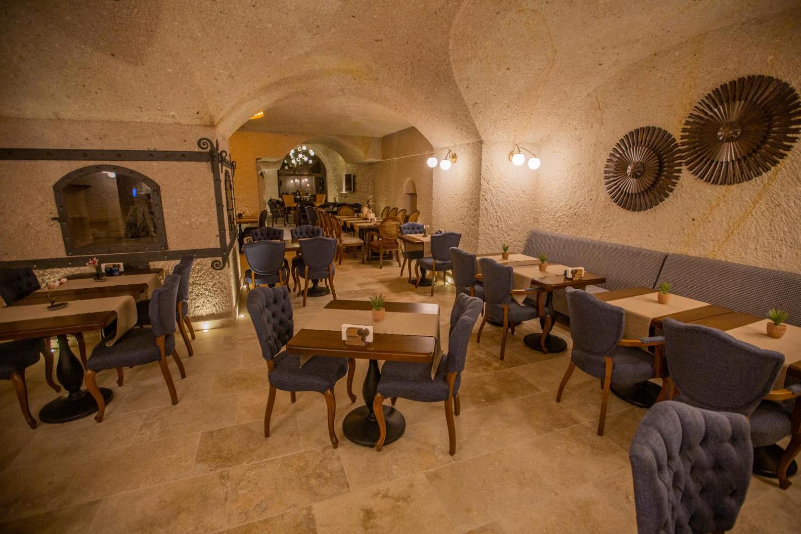 Nino Cave Suites