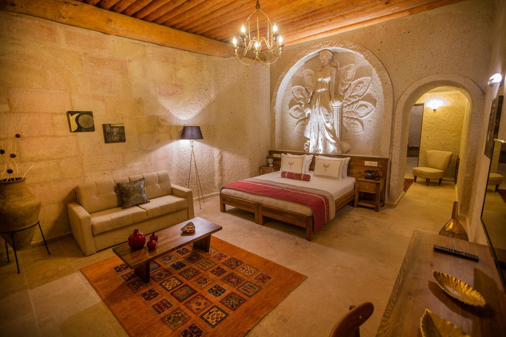 Nino Cave Suites