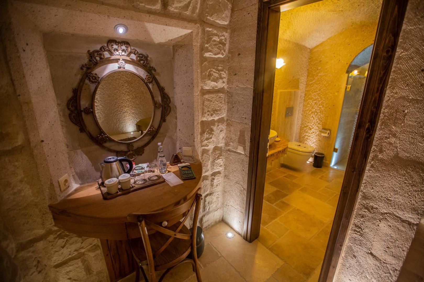 Nino Cave Suites