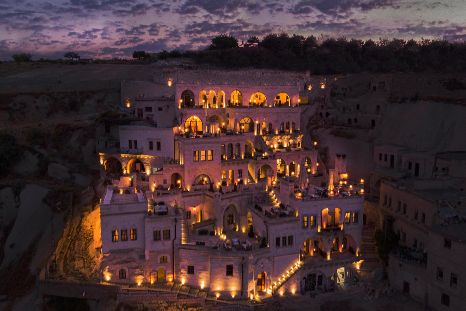 Nino Cave Suites