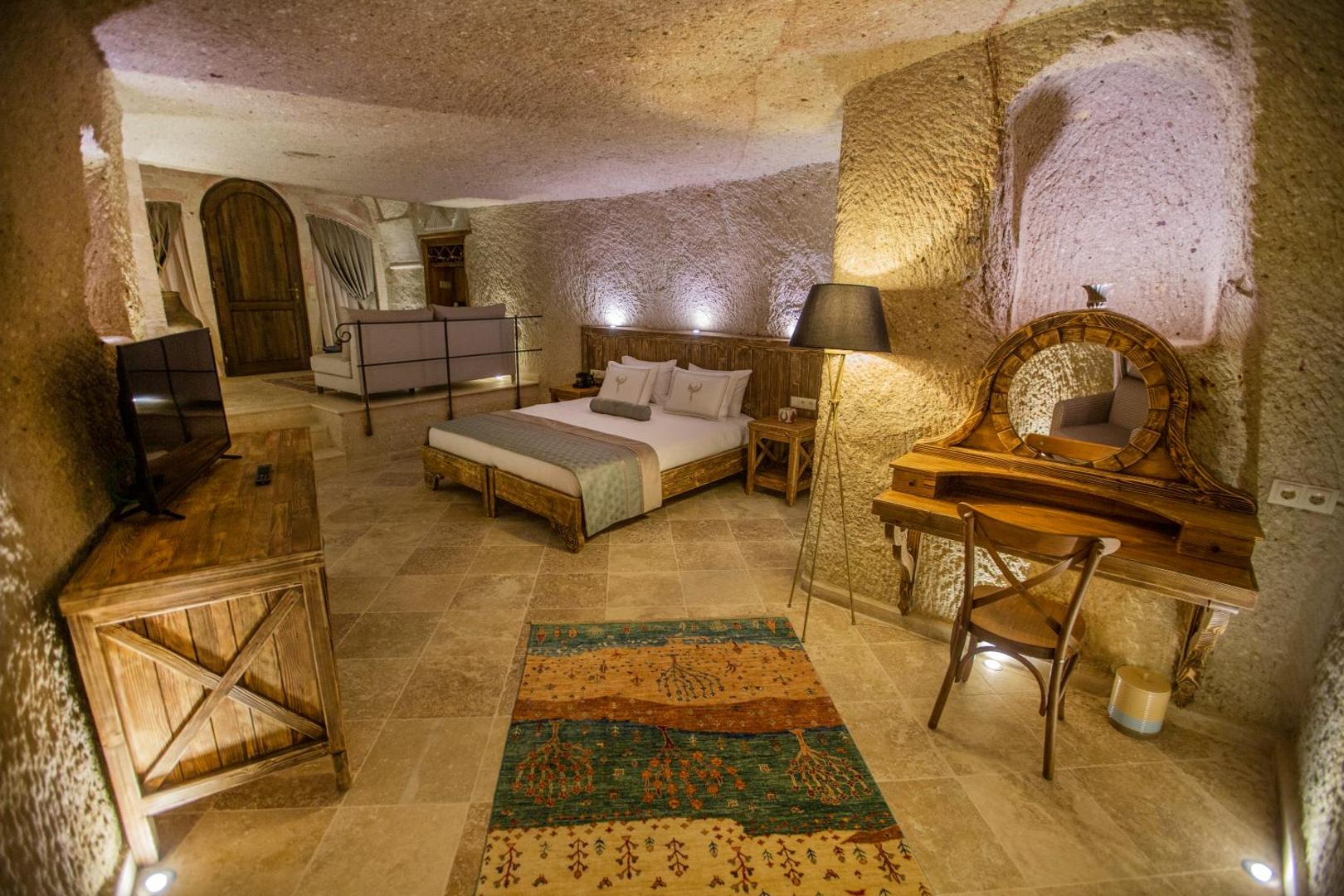 Nino Cave Suites