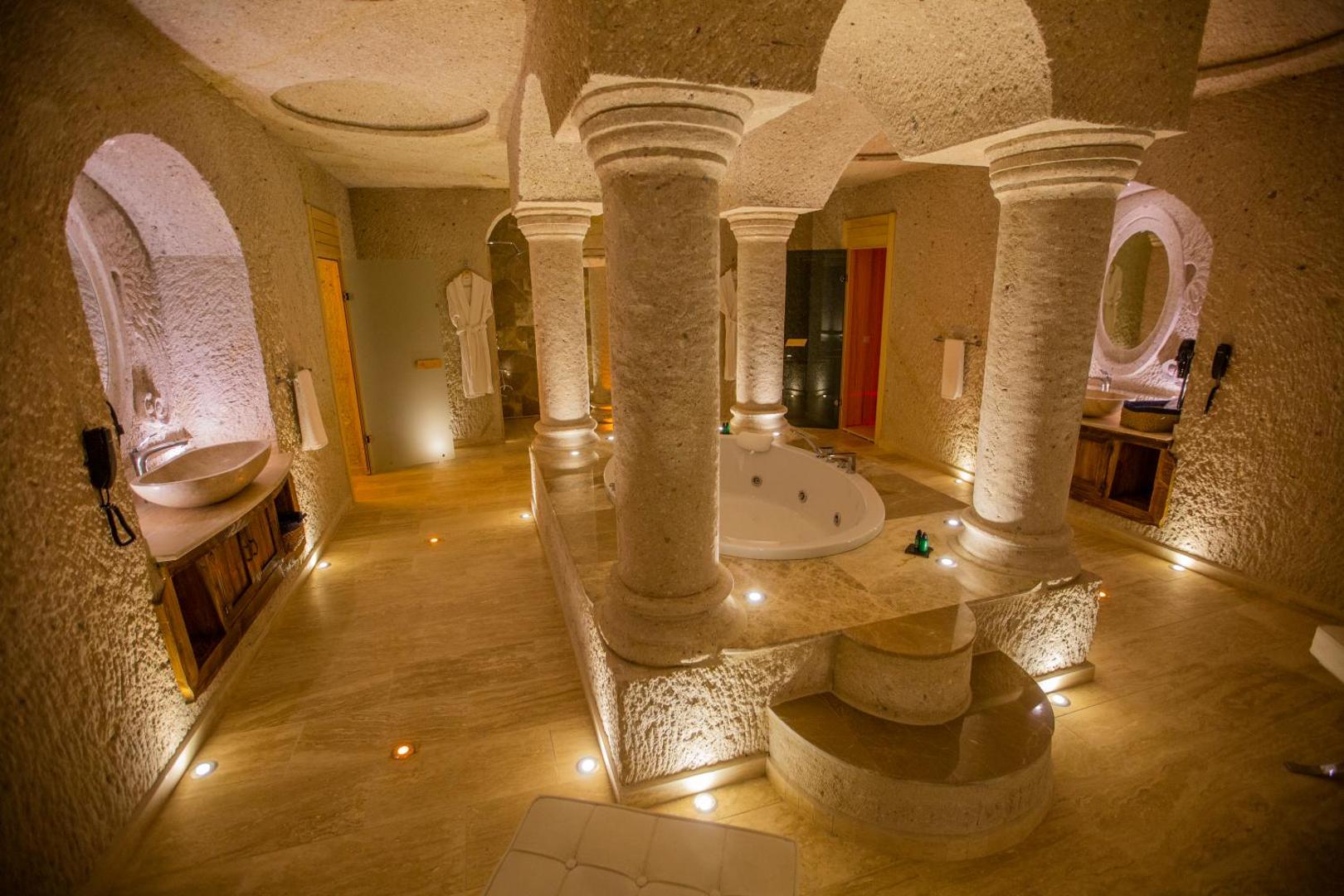 Nino Cave Suites