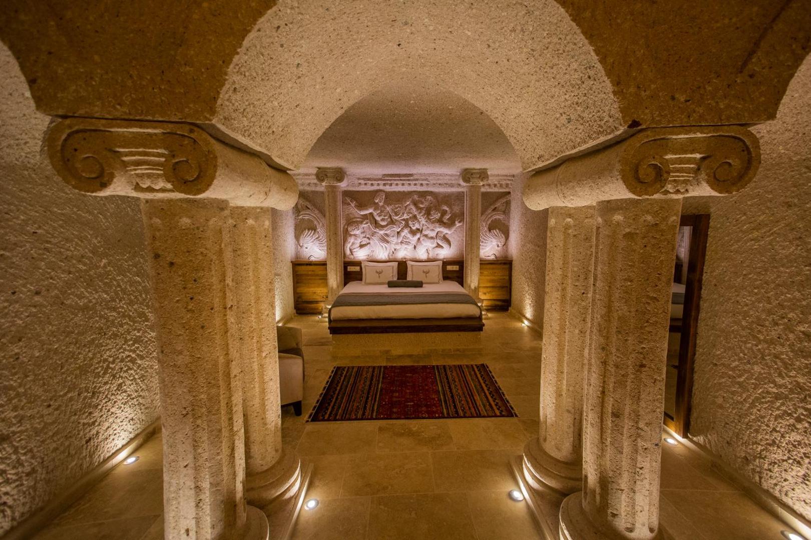 Nino Cave Suites