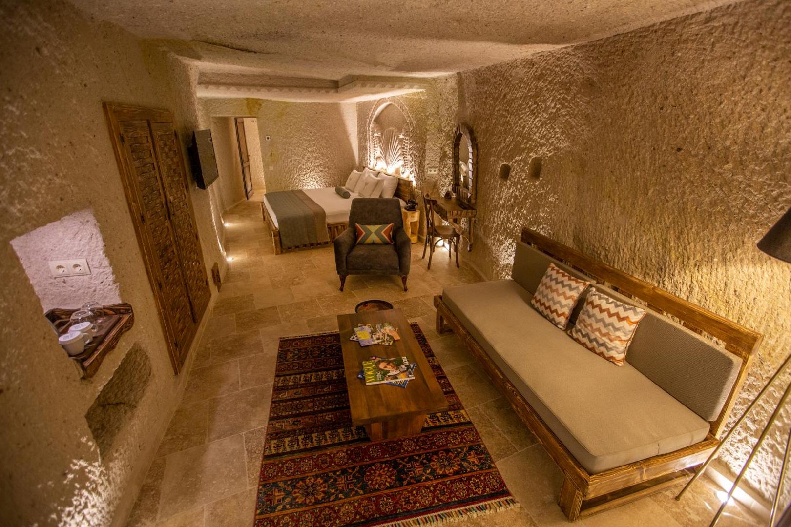 Nino Cave Suites