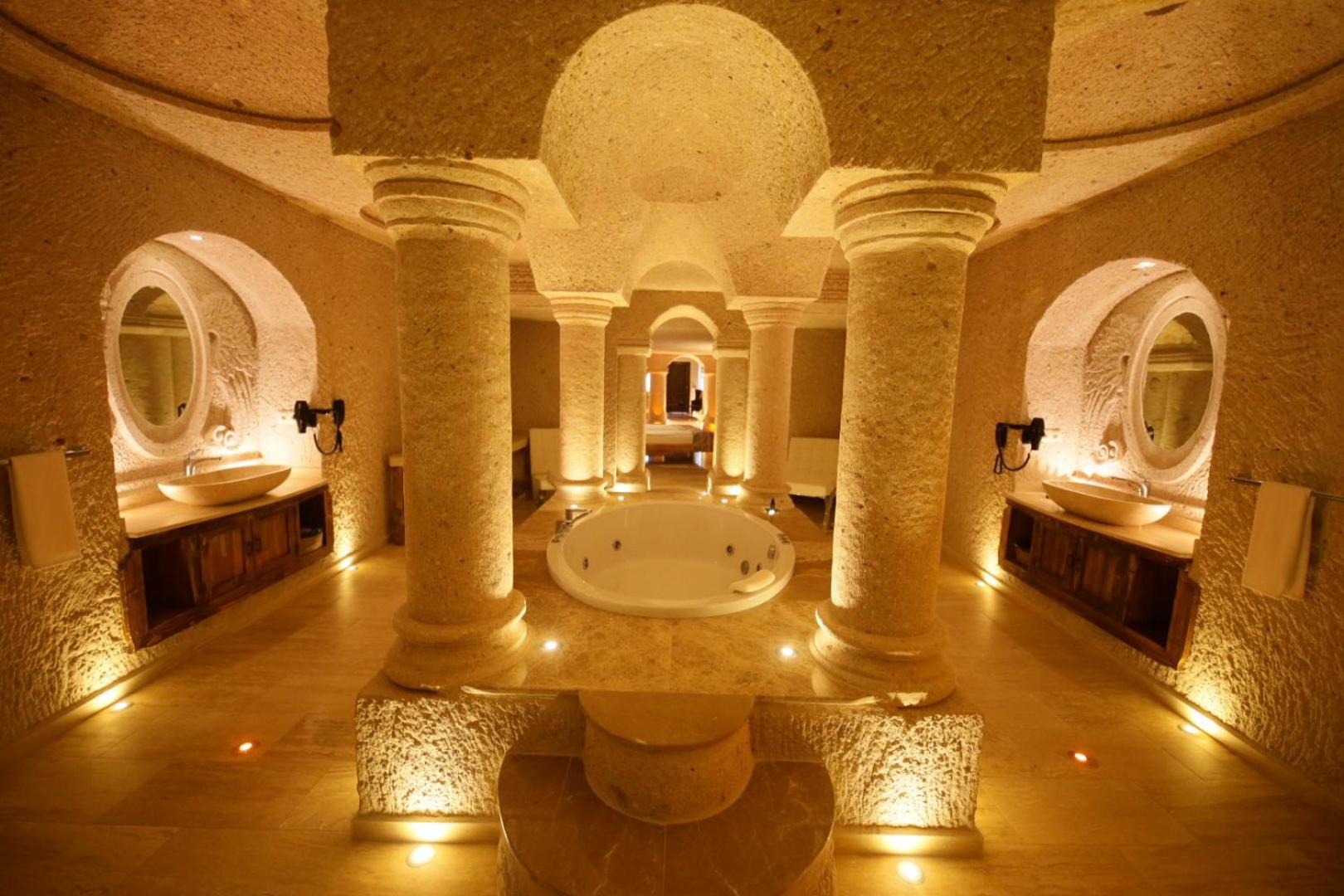 Nino Cave Suites
