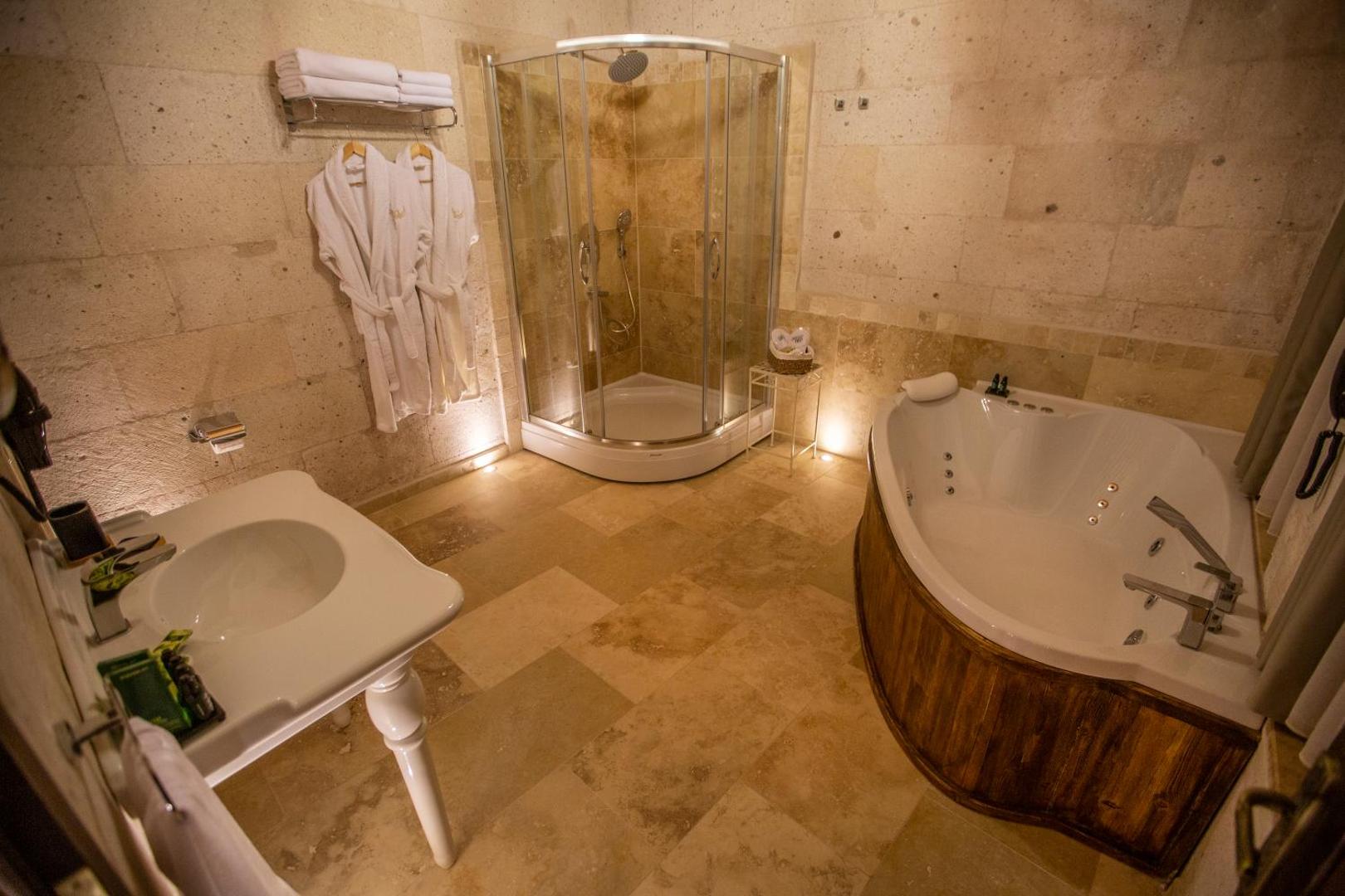 Nino Cave Suites