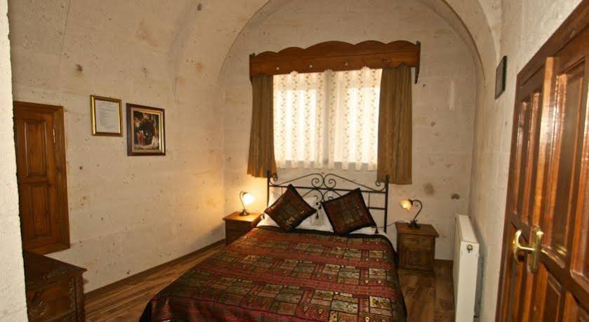 Arch Palace Hotel
