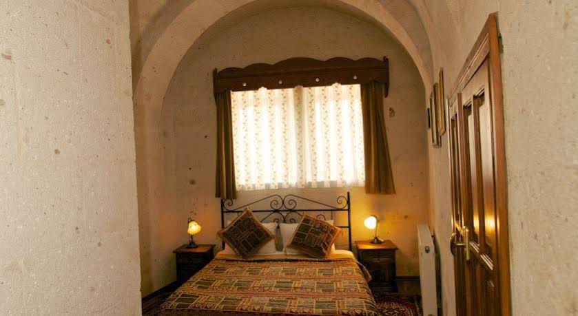 Arch Palace Hotel