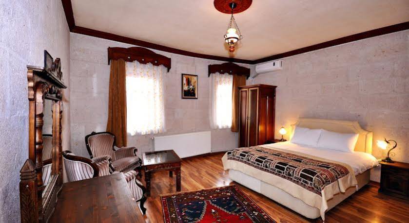 Arch Palace Hotel