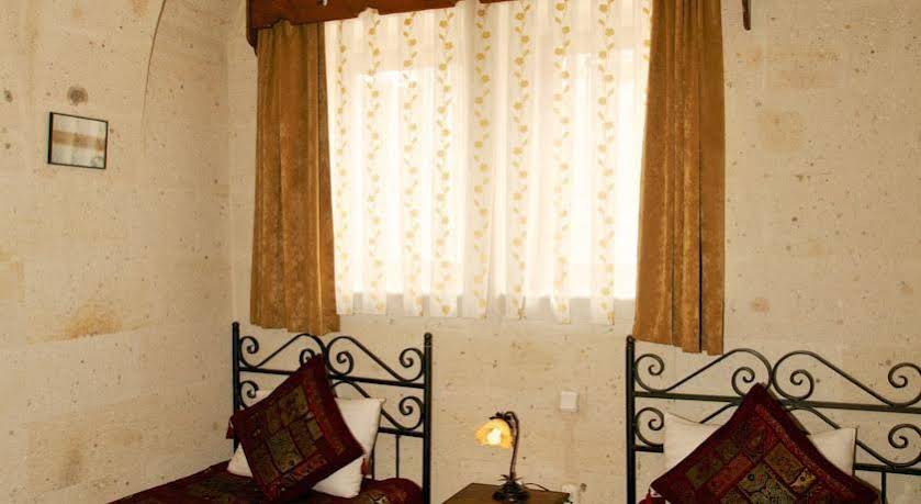 Arch Palace Hotel