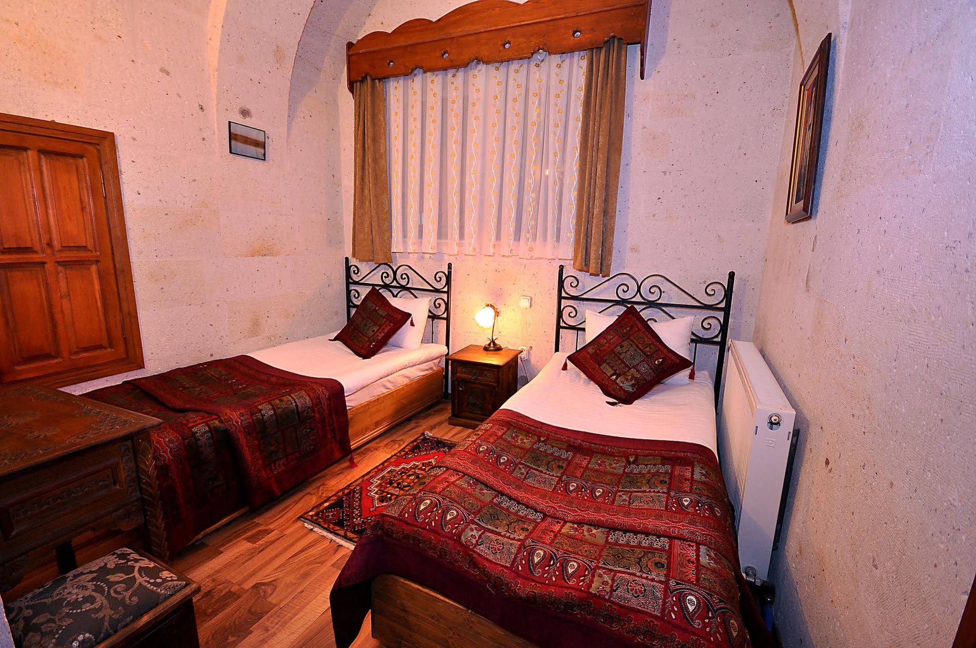 Arch Palace Hotel