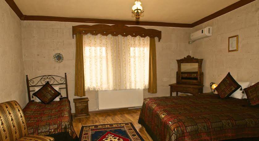 Arch Palace Hotel