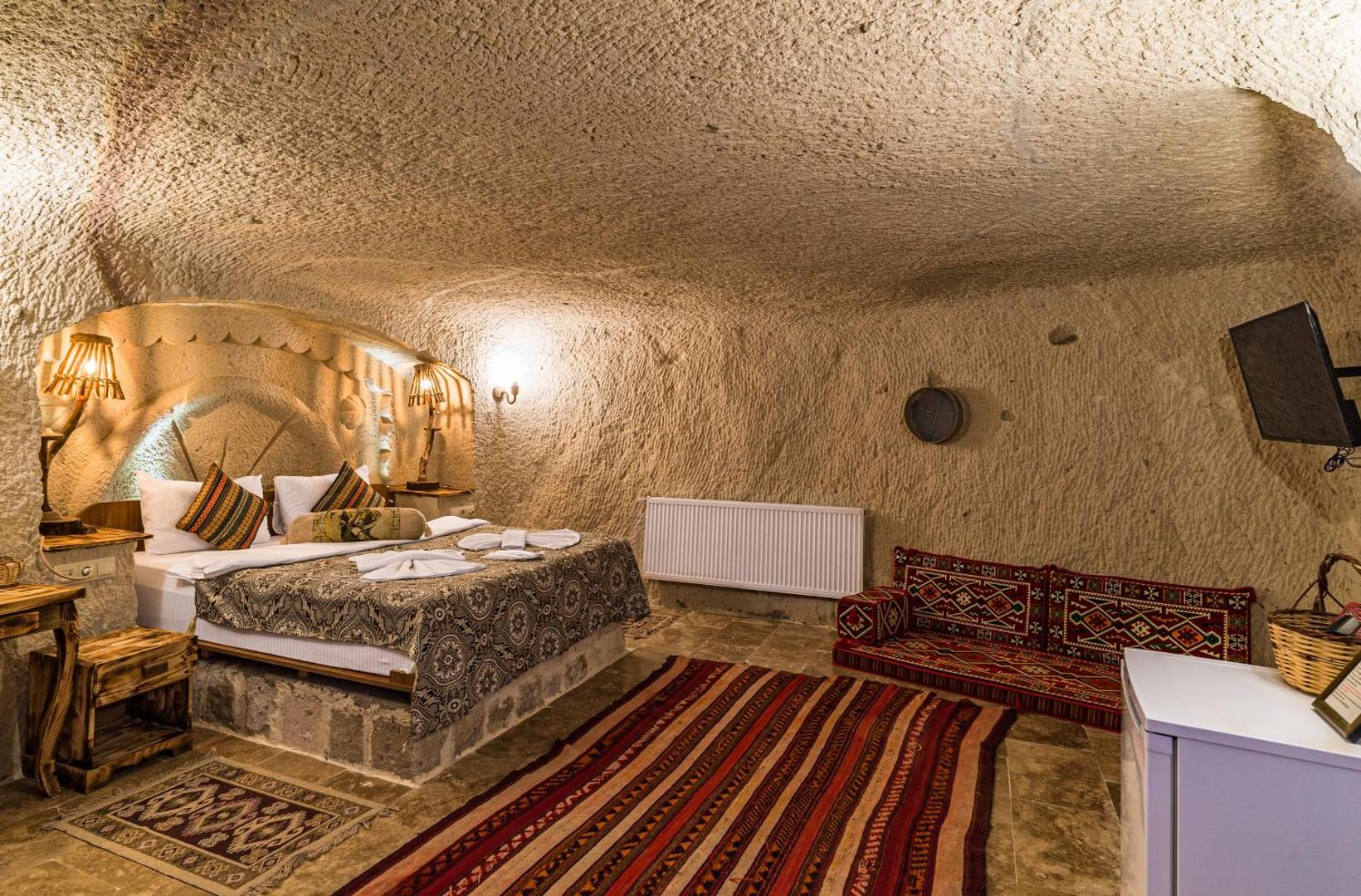 Cappadocia Ennar Cave