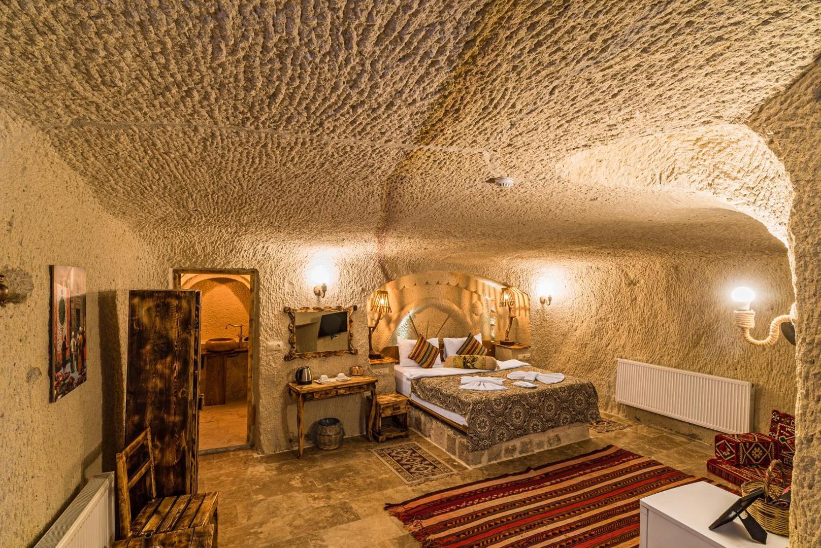 Cappadocia Ennar Cave