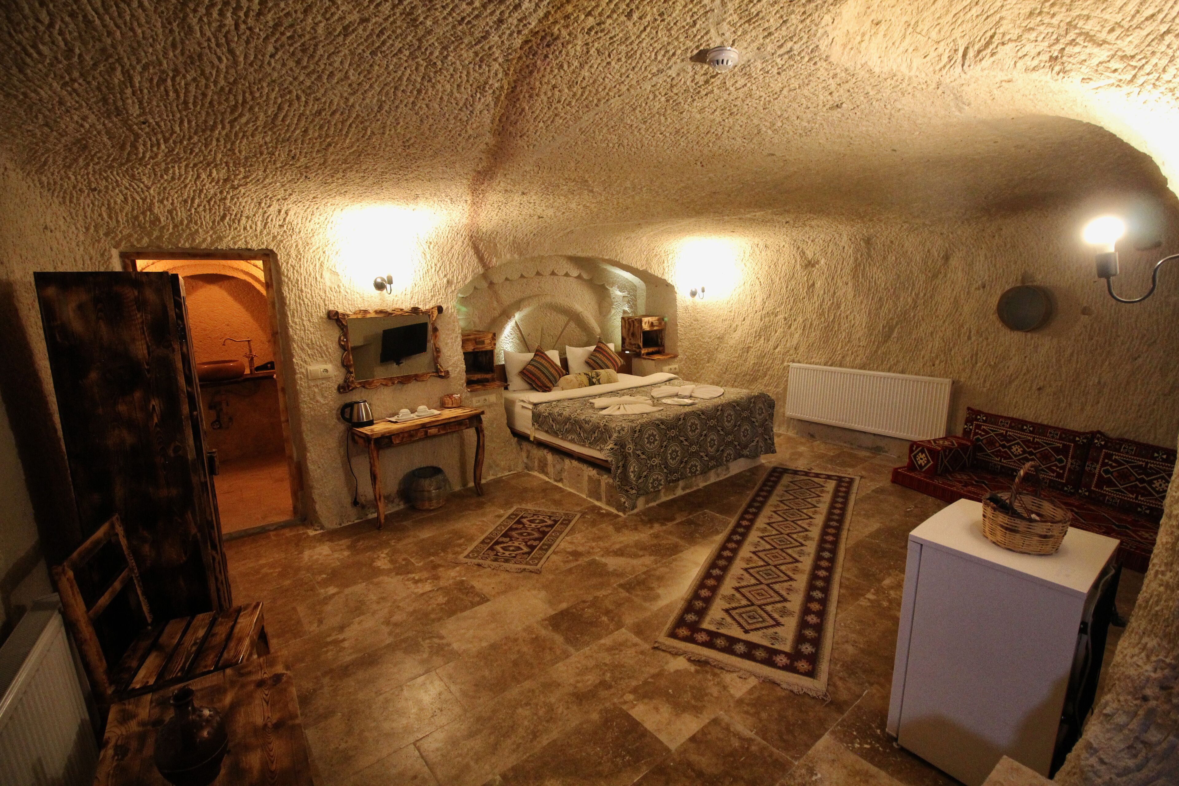 Cappadocia Ennar Cave