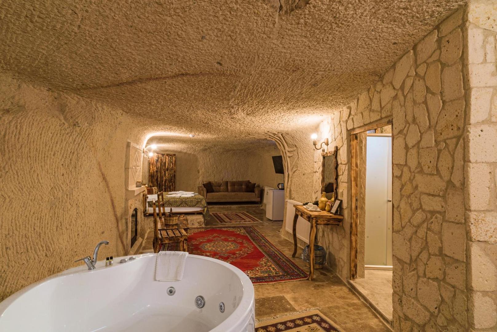 Cappadocia Ennar Cave