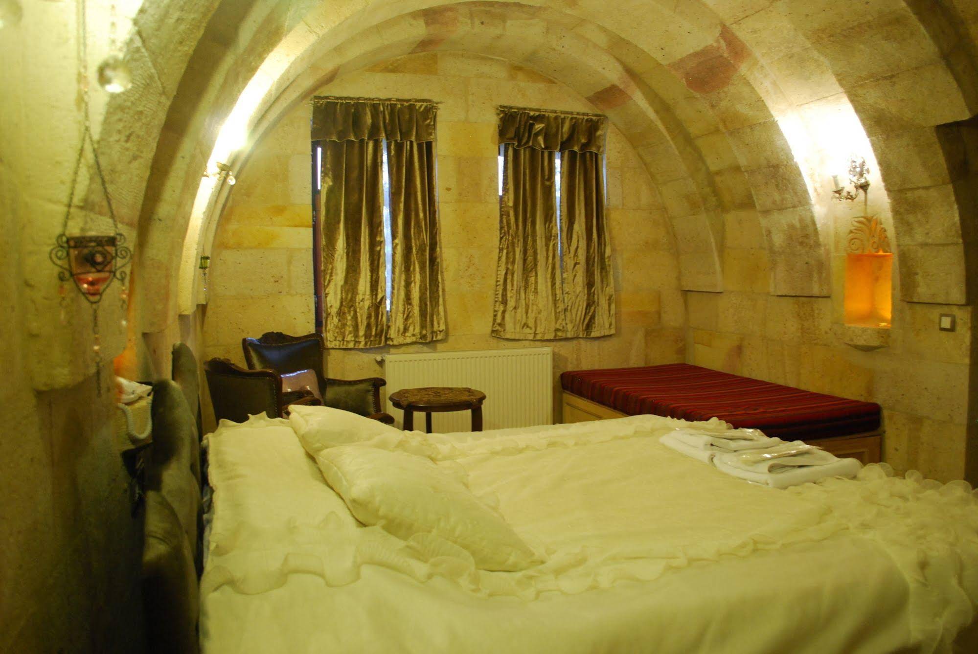 Cave Art Hotel