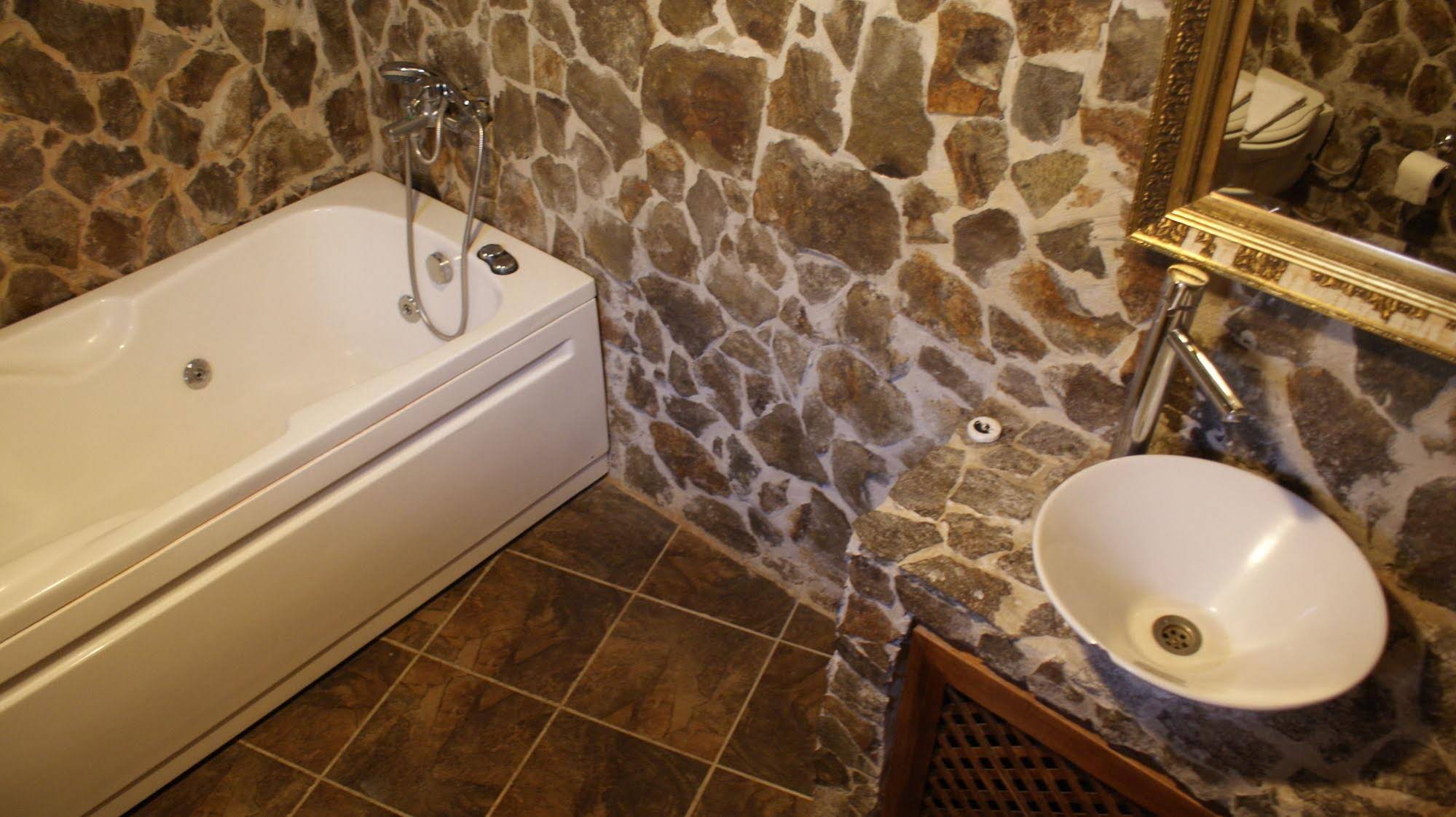 Cave Art Hotel