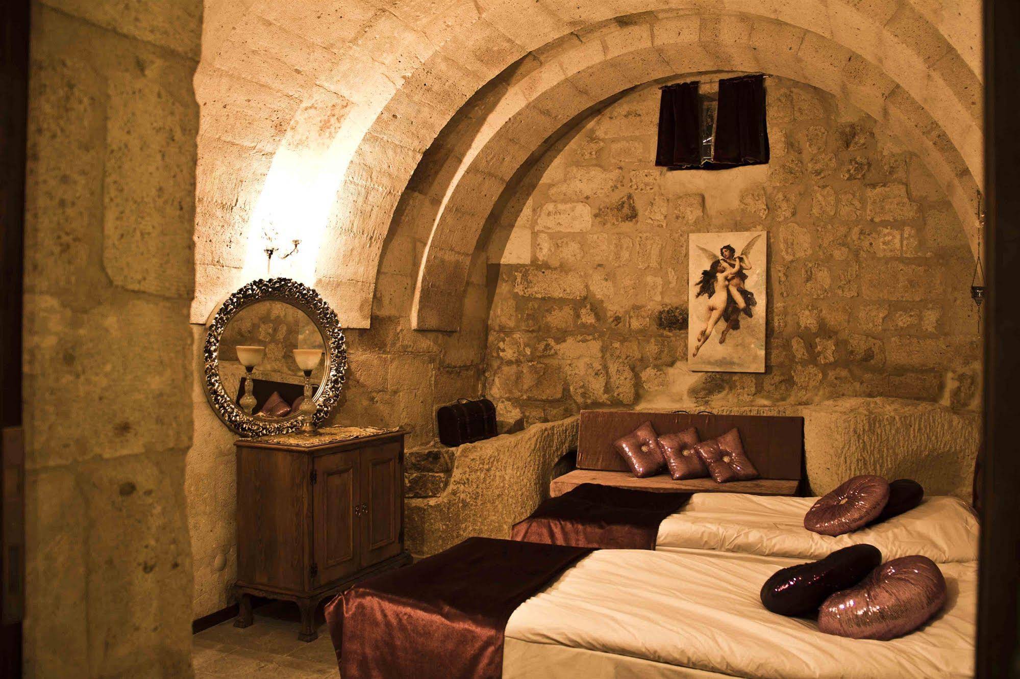 Cave Art Hotel