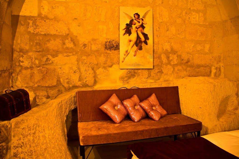 Cave Art Hotel