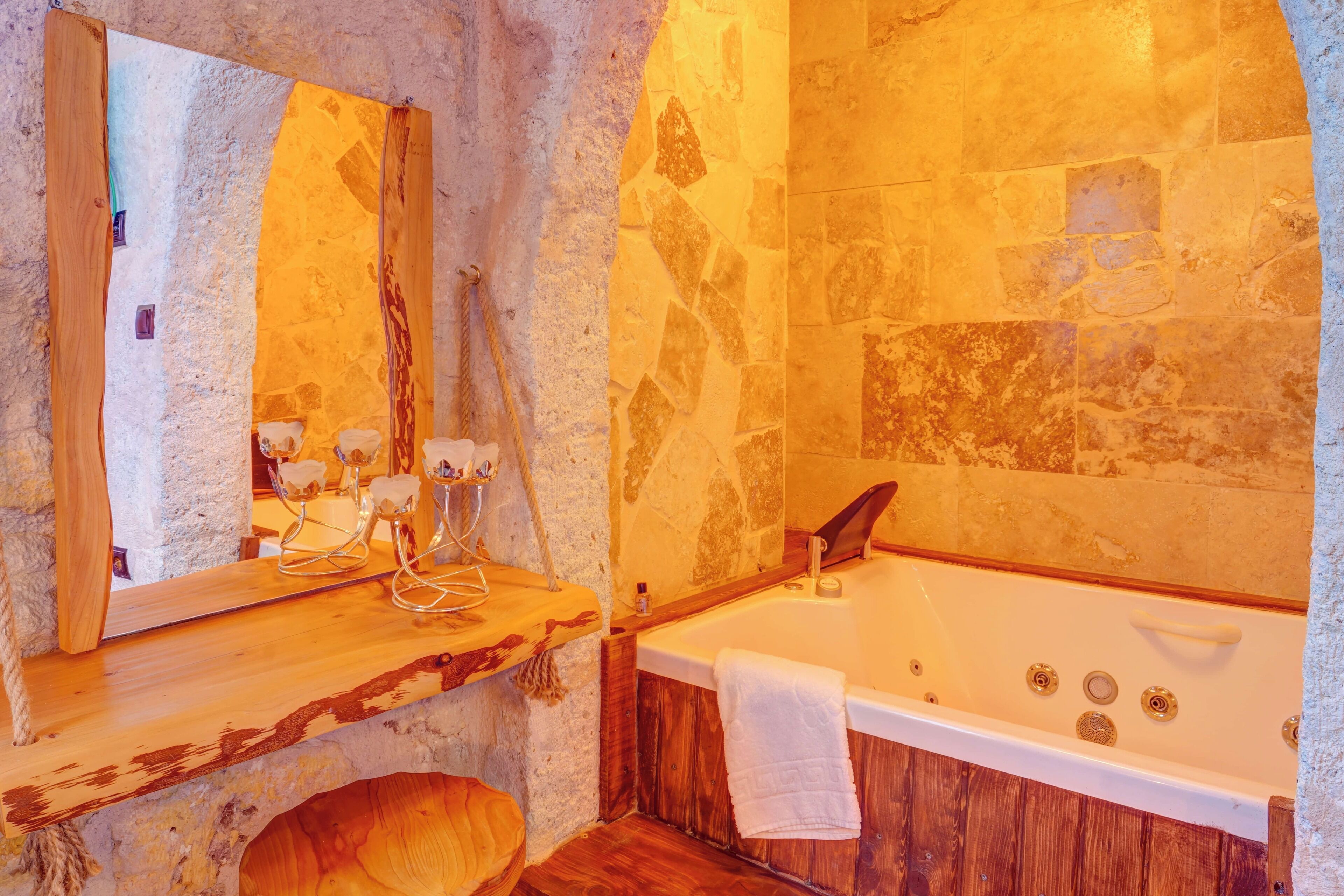 Ceran Stone House