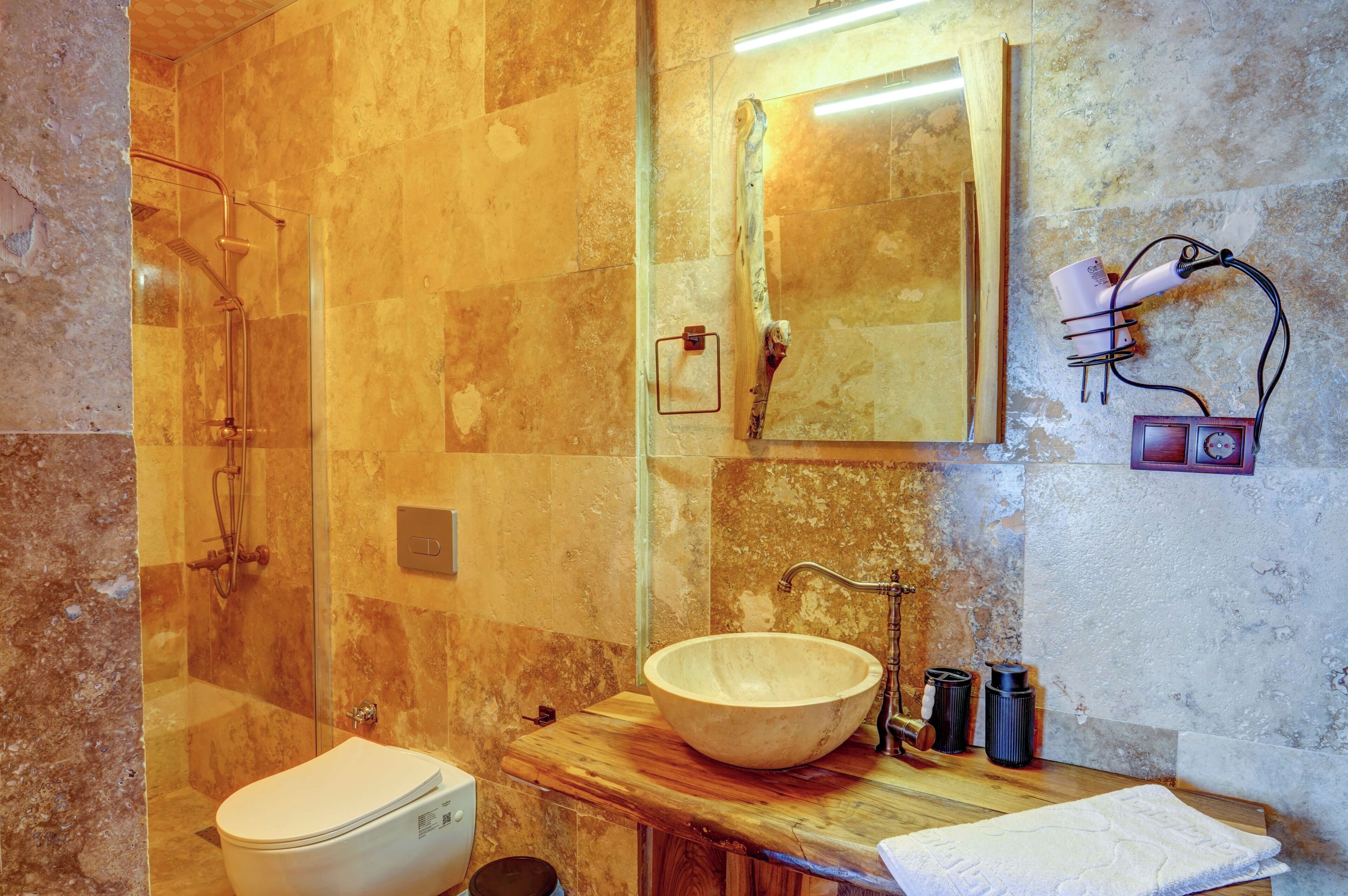 Ceran Stone House