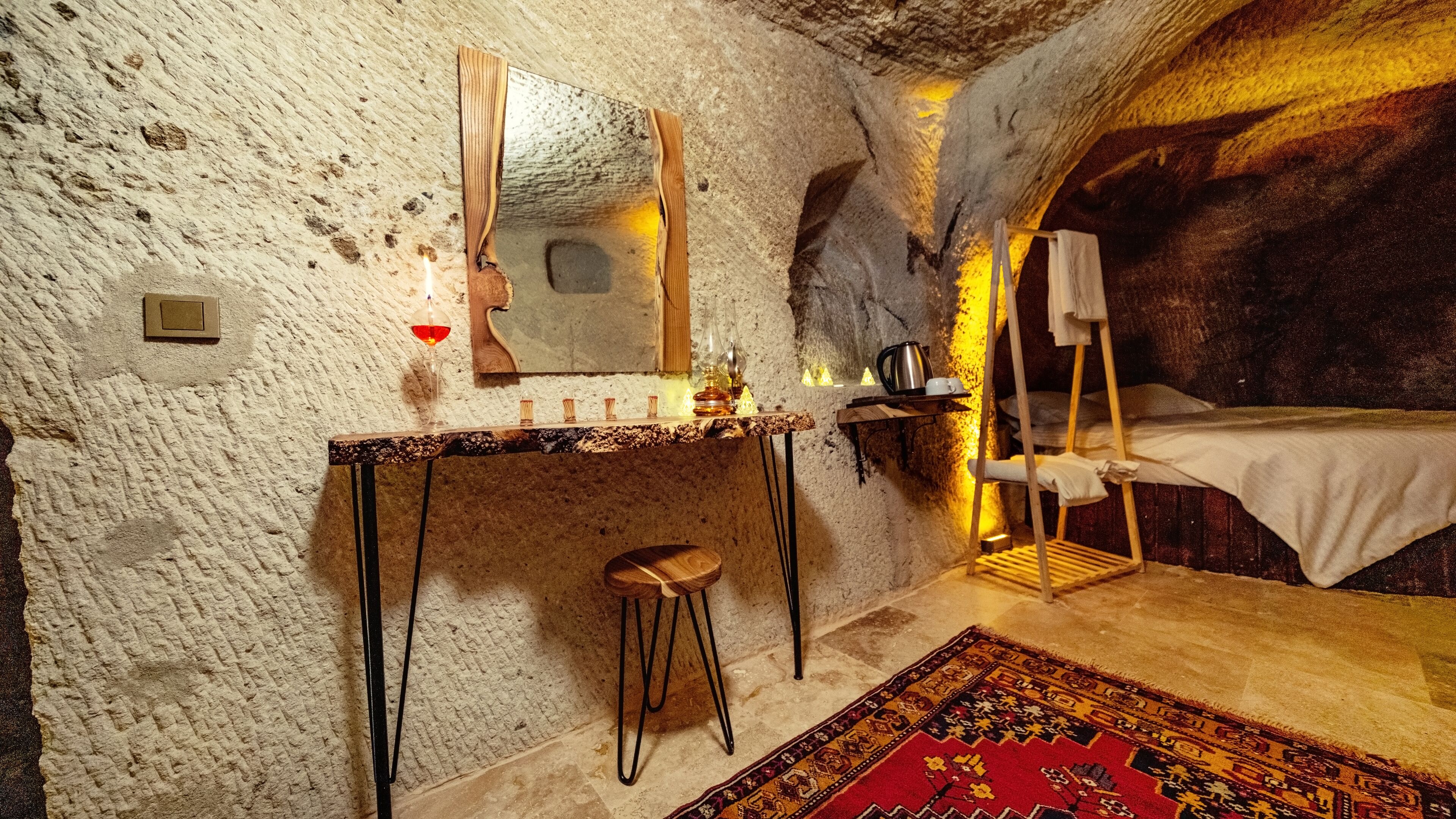 Crassula Cave Hotel