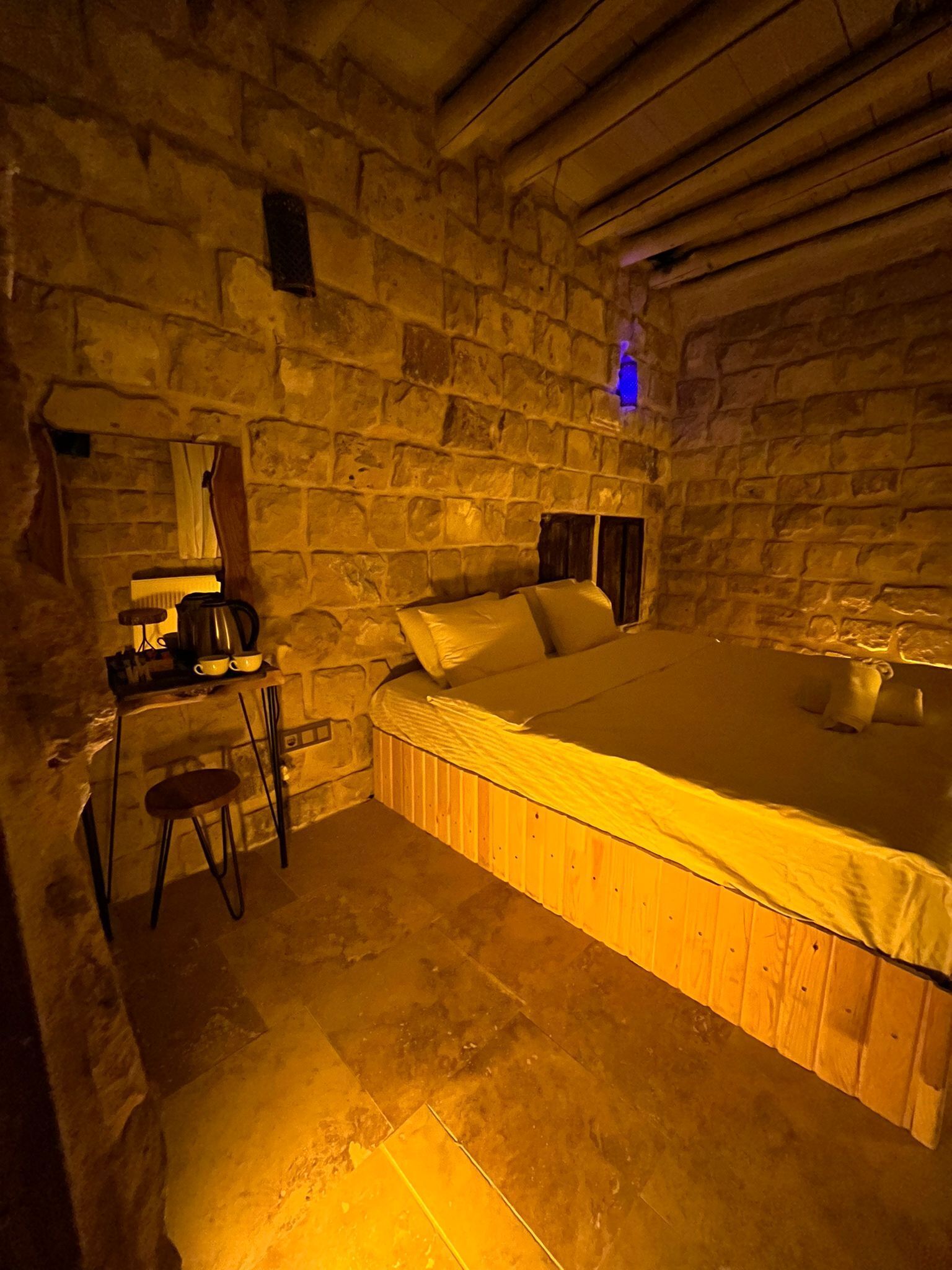 Crassula Cave Hotel