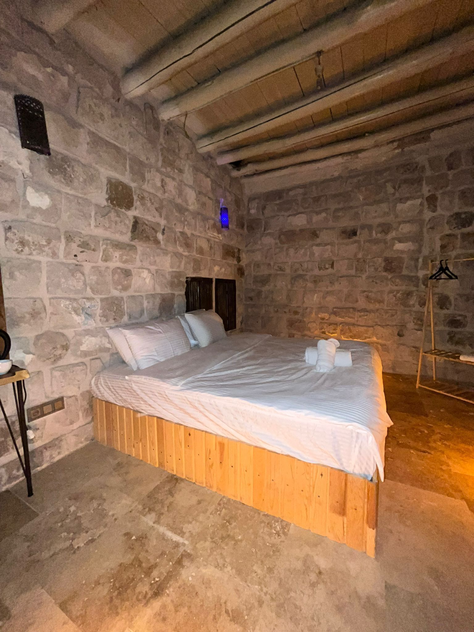 Crassula Cave Hotel