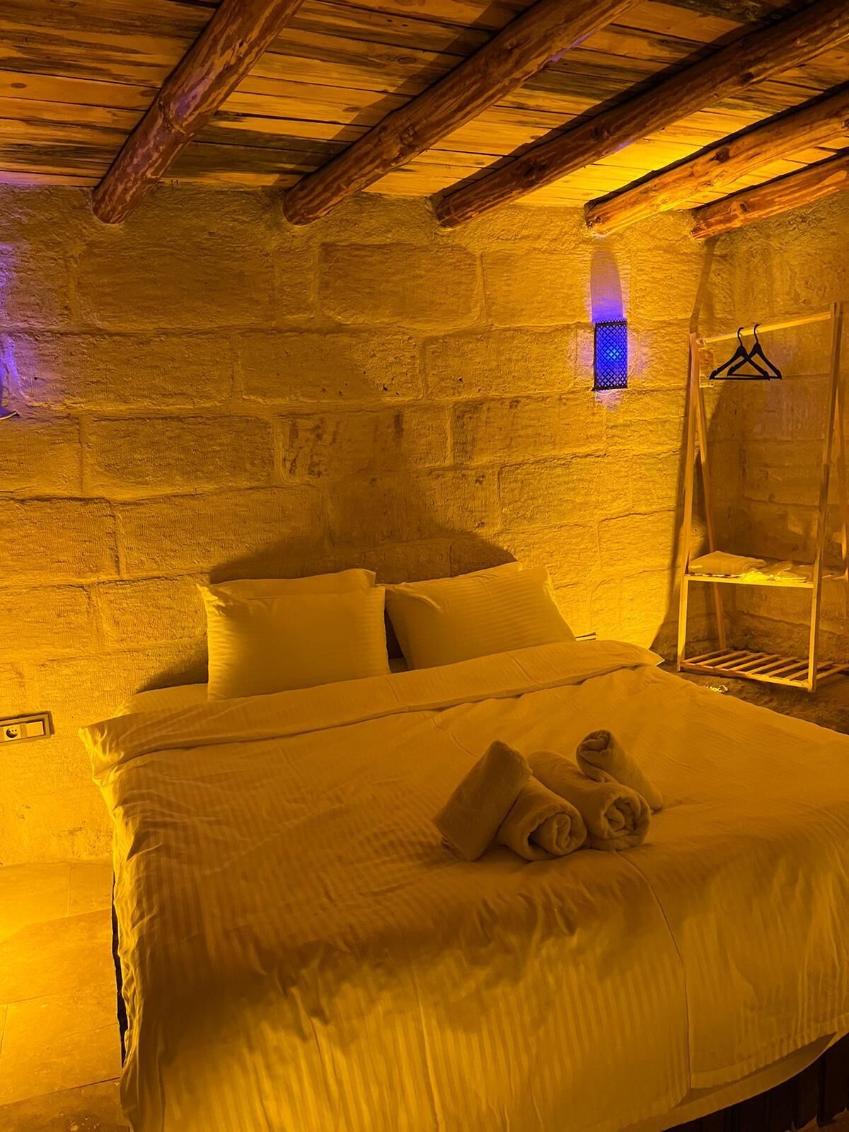 Crassula Cave Hotel
