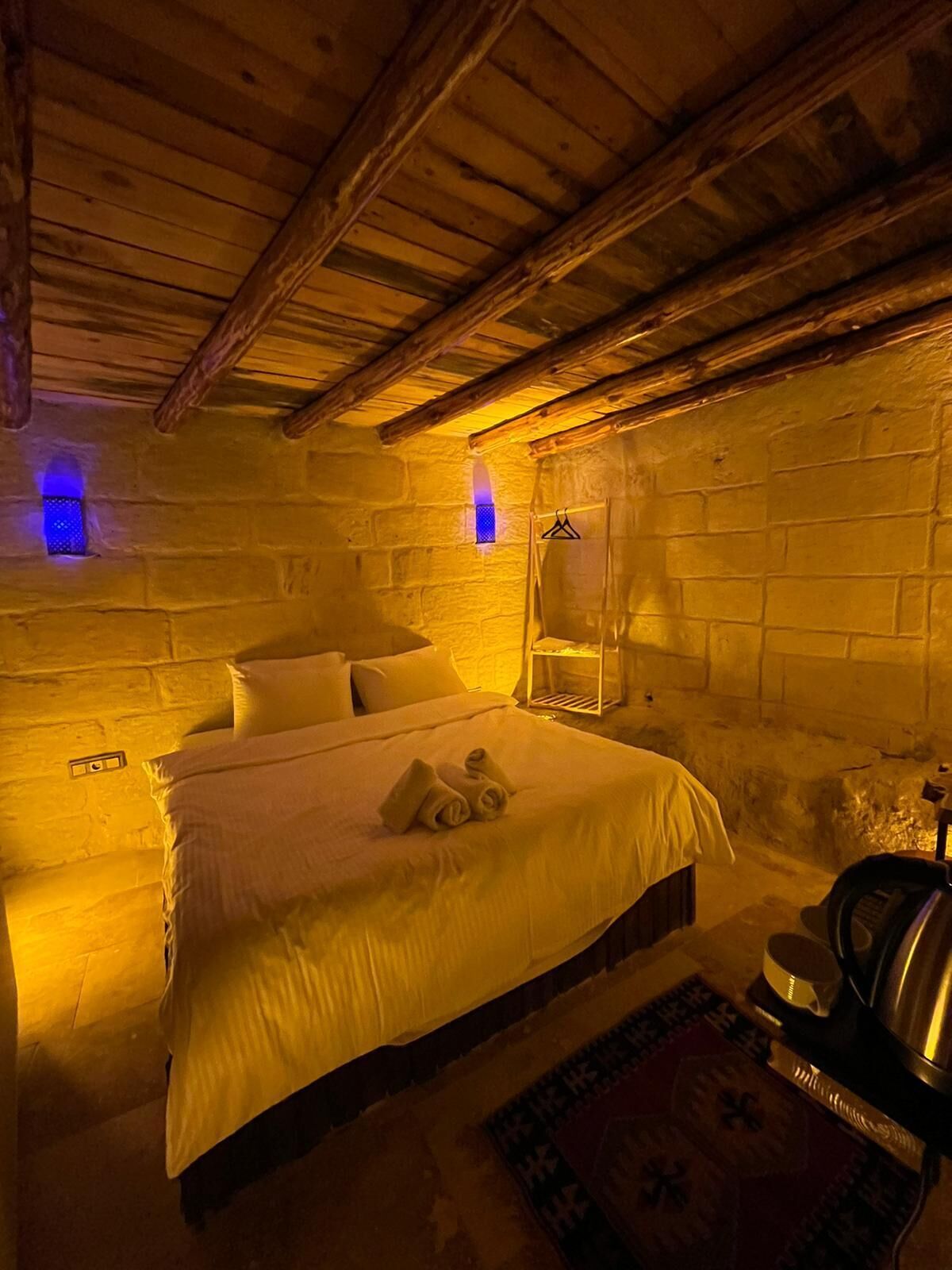 Crassula Cave Hotel