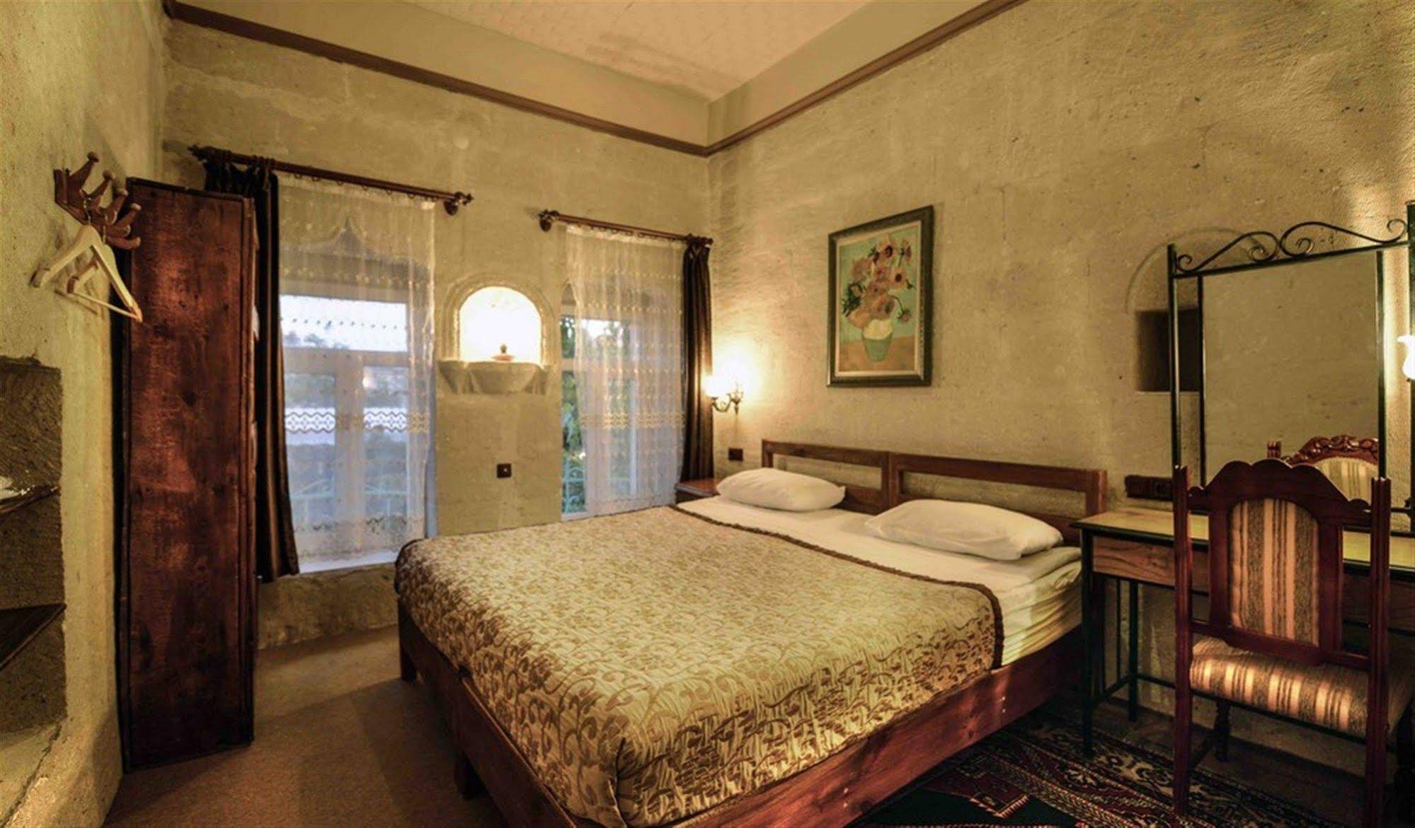 Elysée Cave House