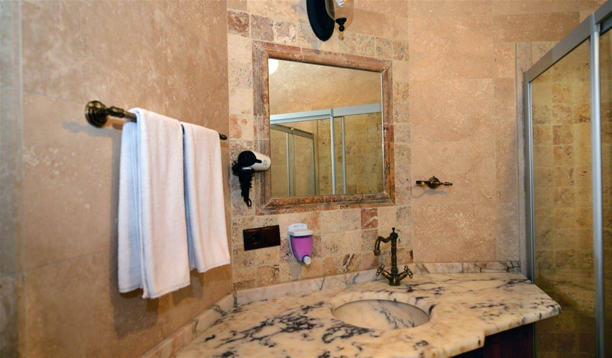 Elysée Cave House