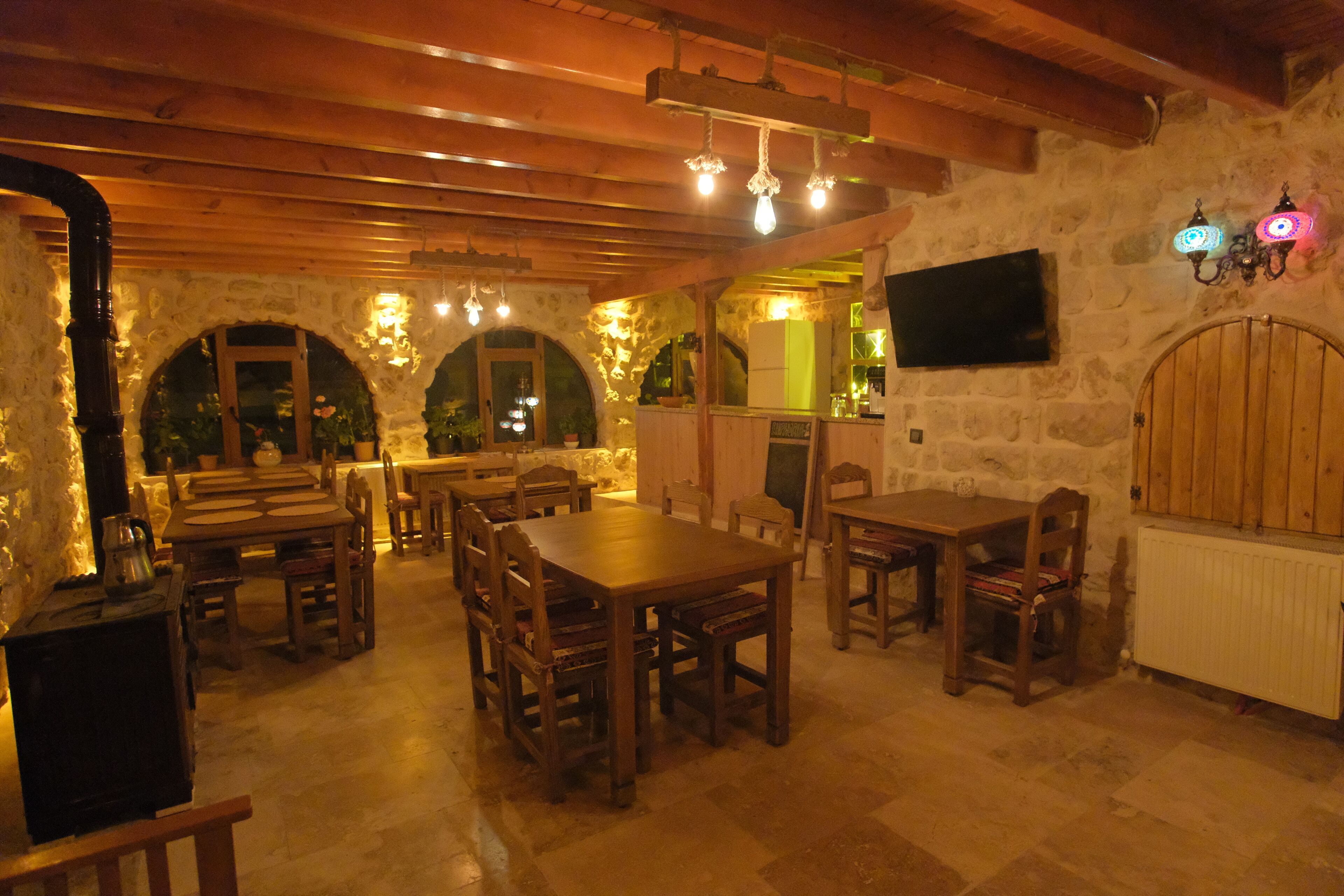 Euphoria Cave House