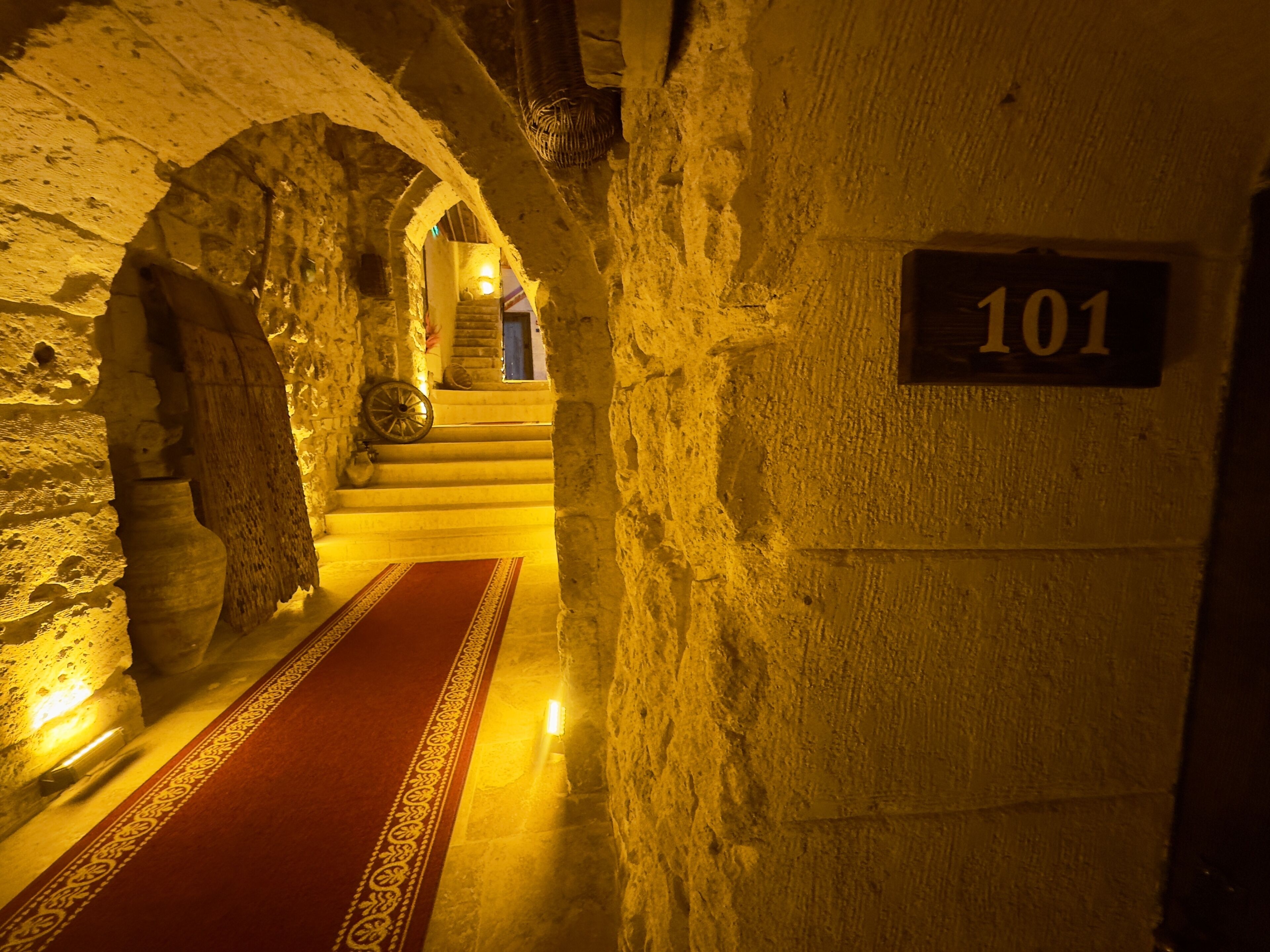 Euphoria Cave House