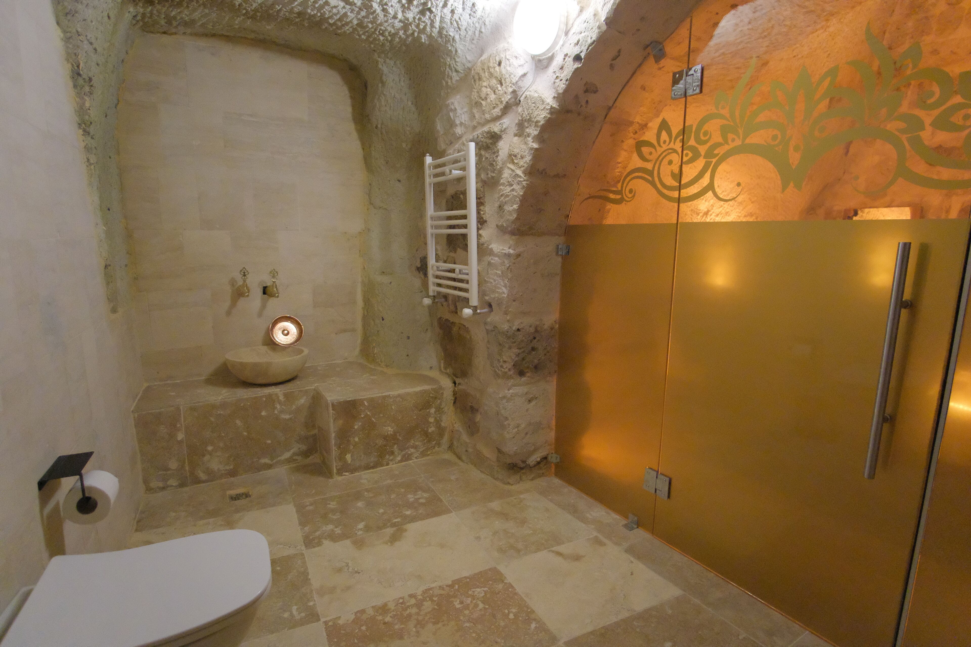 Euphoria Cave House
