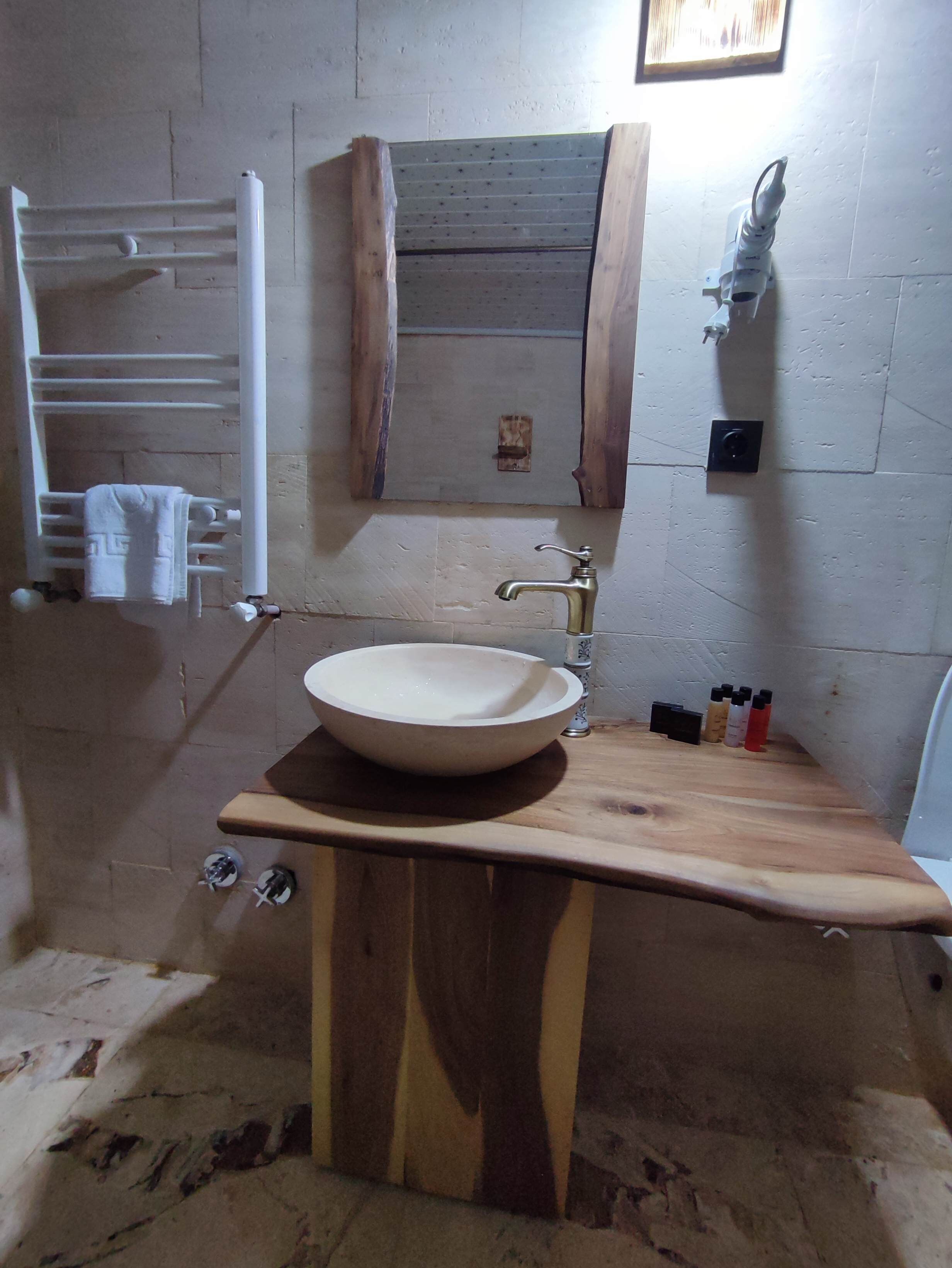 Euphoria Cave House