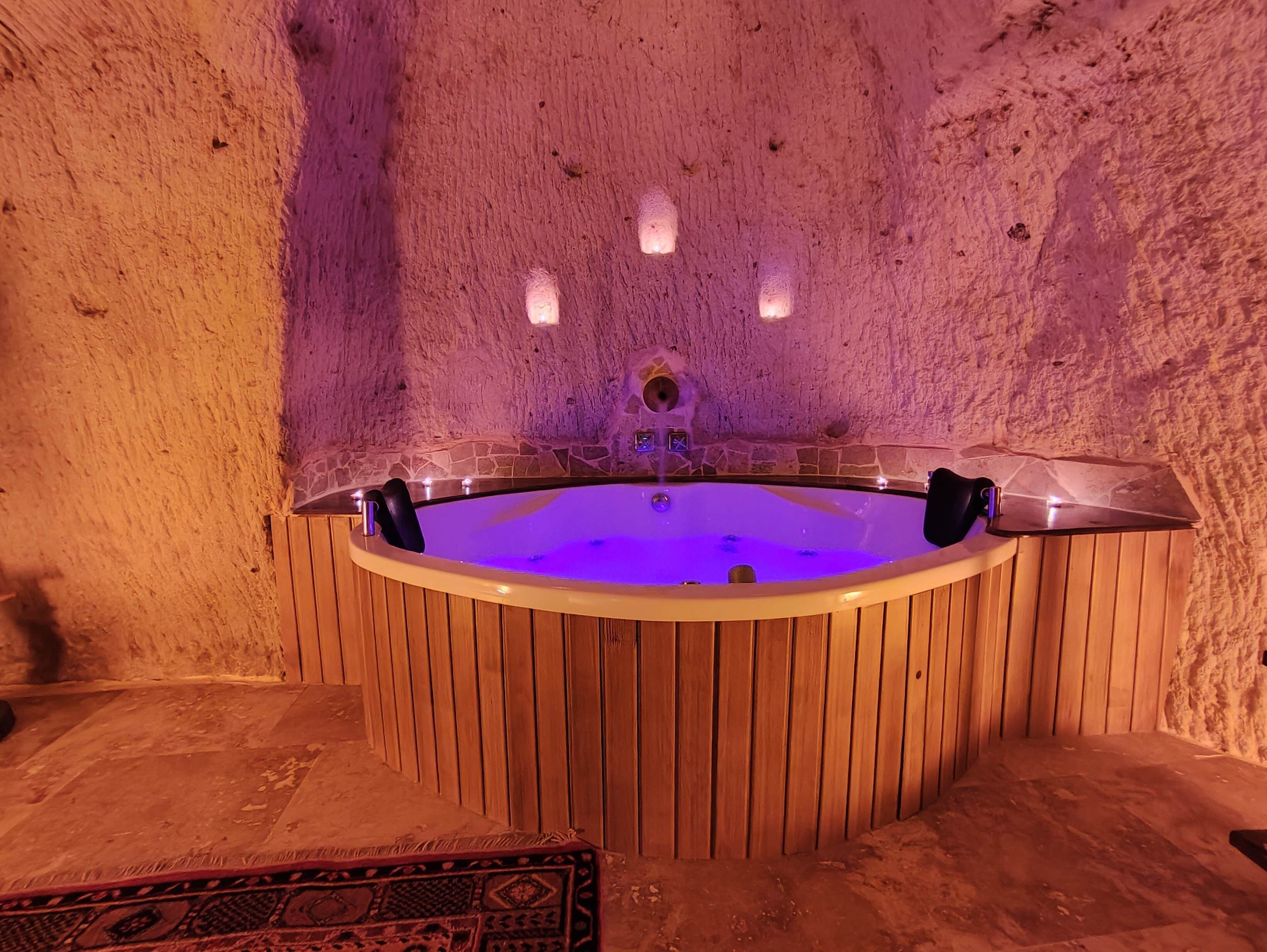 Euphoria Cave House